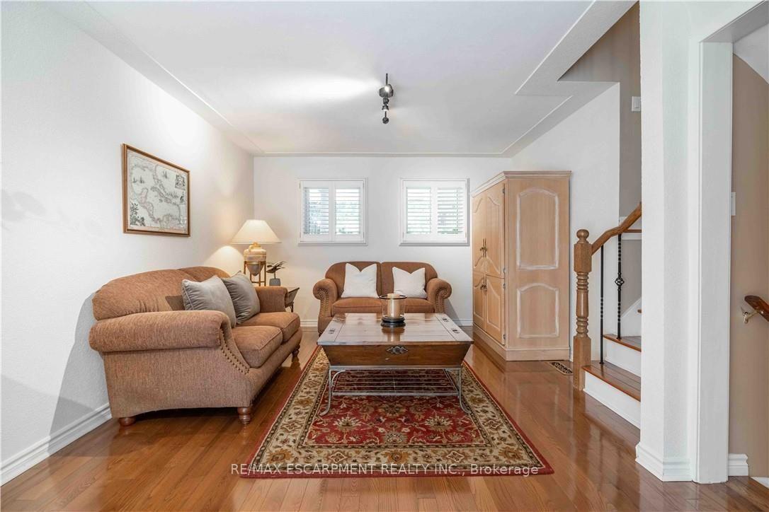 Photo 22 of 138 Judith Crescent, Hamilton, Ancaster — HOMEH