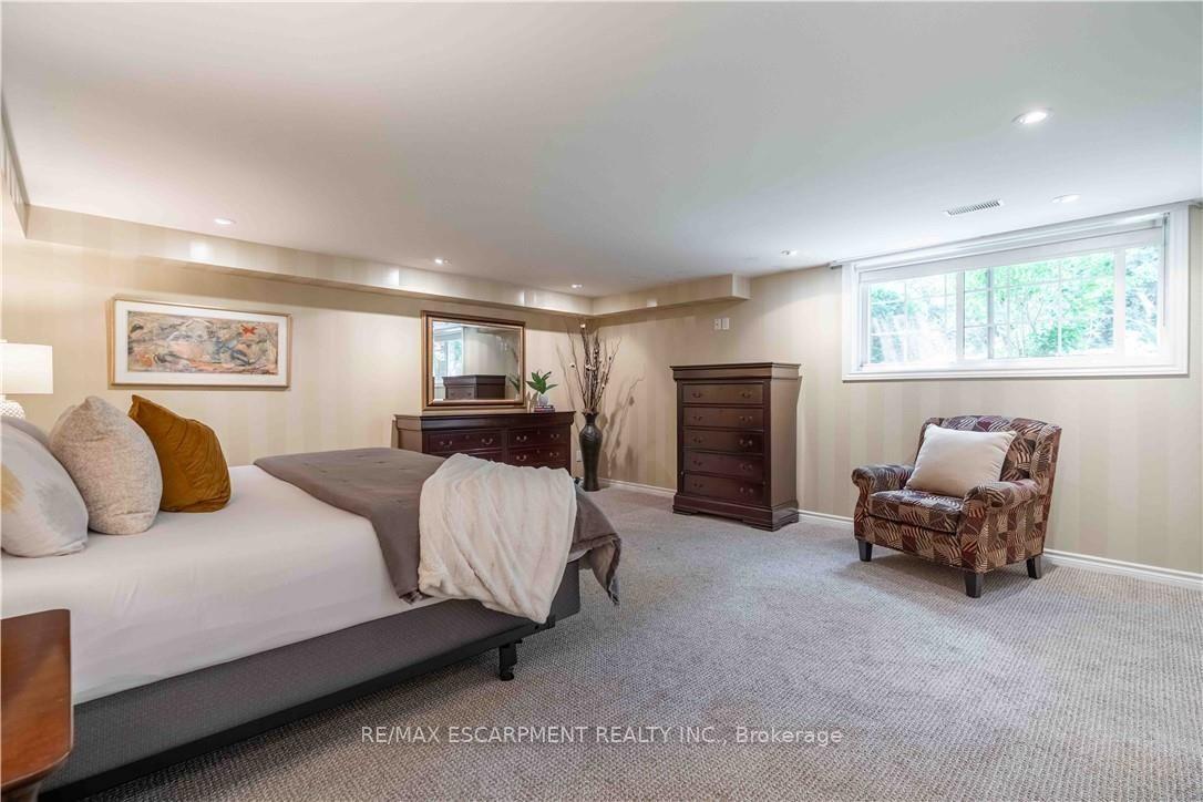 Photo 26 of 138 Judith Crescent, Hamilton, Ancaster — HOMEH