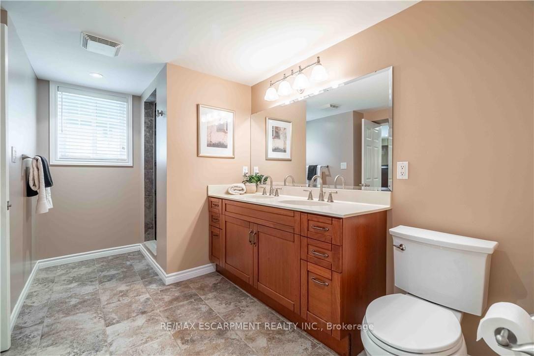 Photo 28 of 138 Judith Crescent, Hamilton, Ancaster — HOMEH