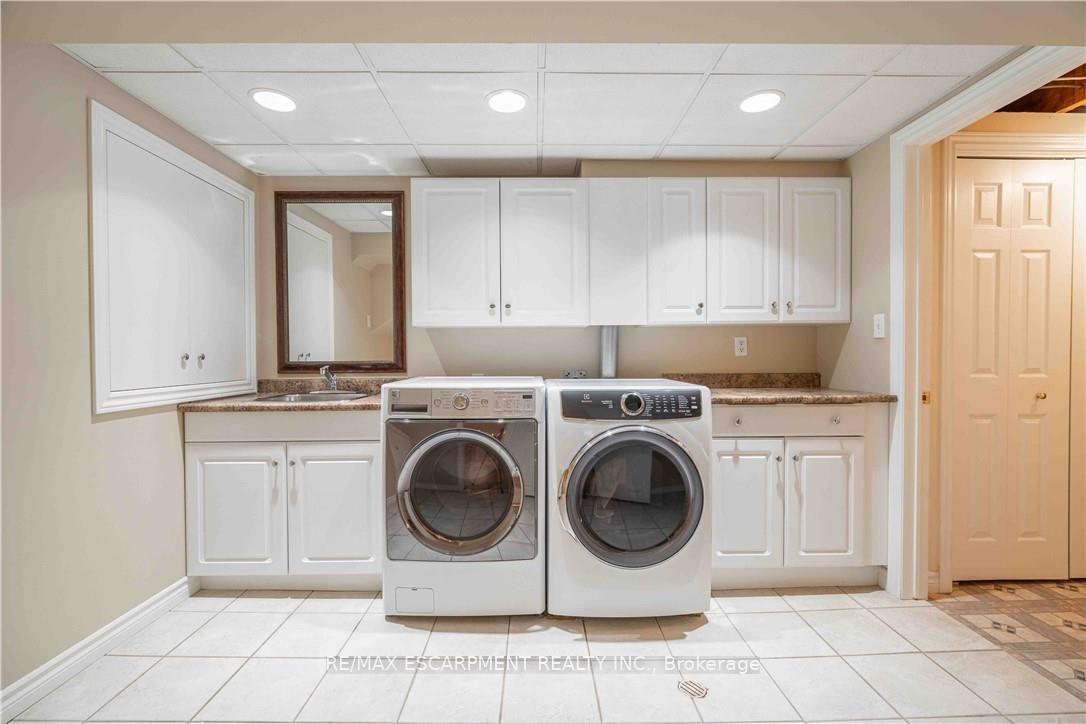 Photo 29 of 138 Judith Crescent, Hamilton, Ancaster — HOMEH
