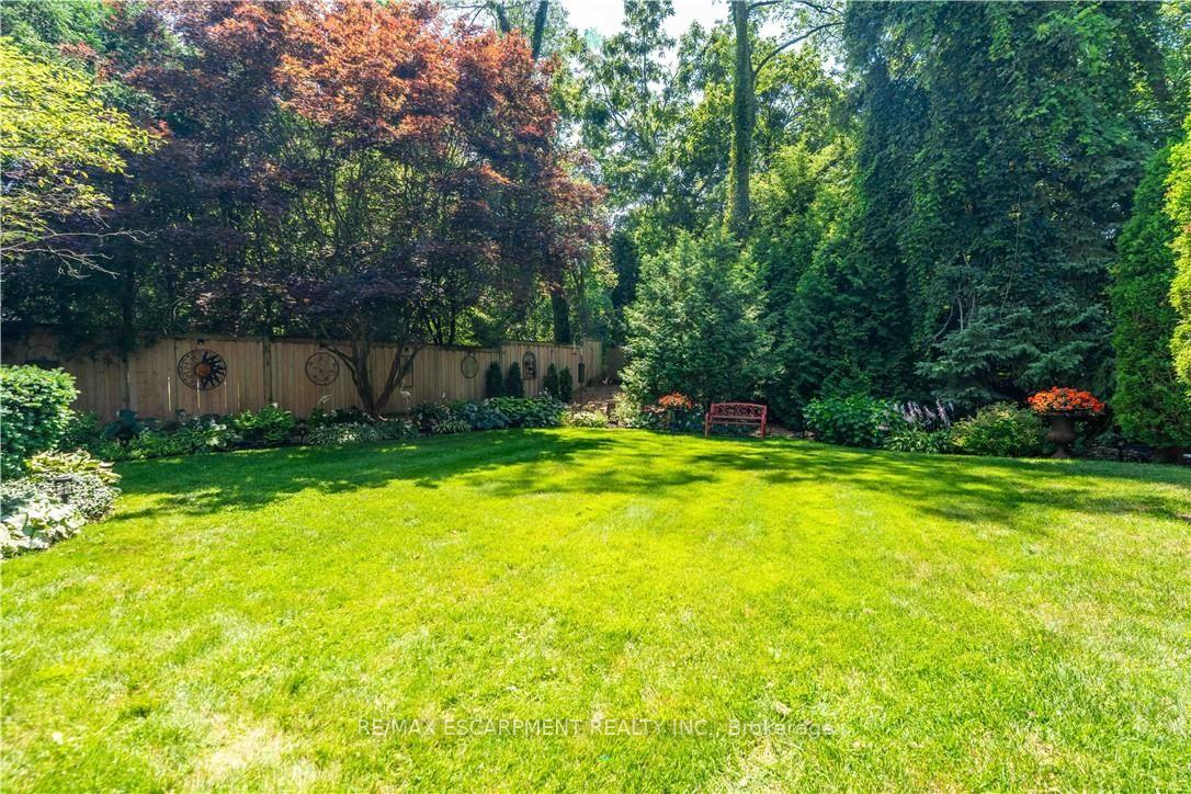 Photo 45 of 138 Judith Crescent, Hamilton, Ancaster — HOMEH