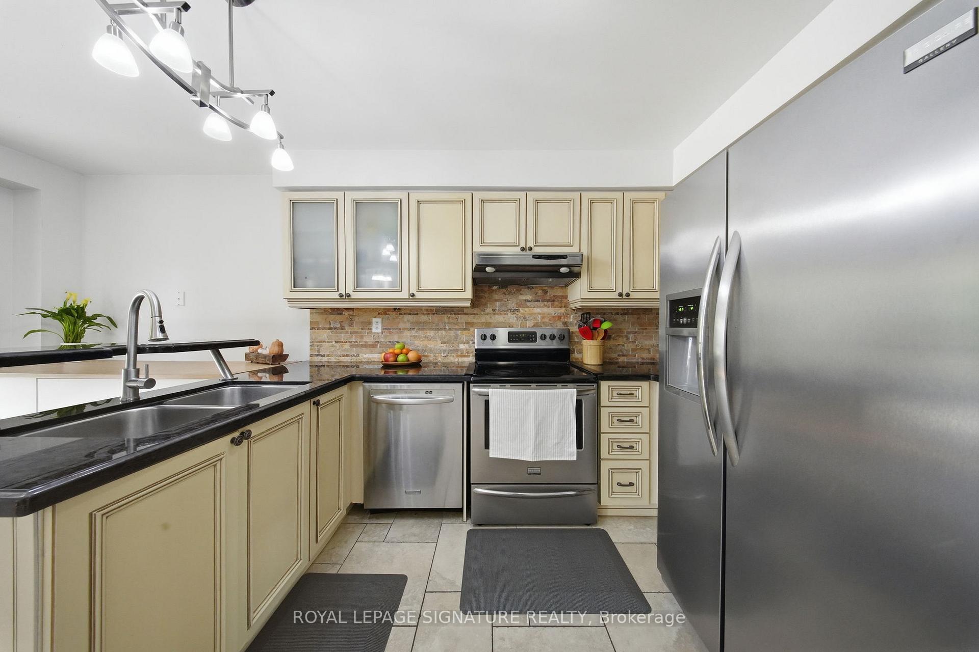 Photo 19 of 1154 Beaver Valley Crescent, Oshawa, Northglen — HOMEH
