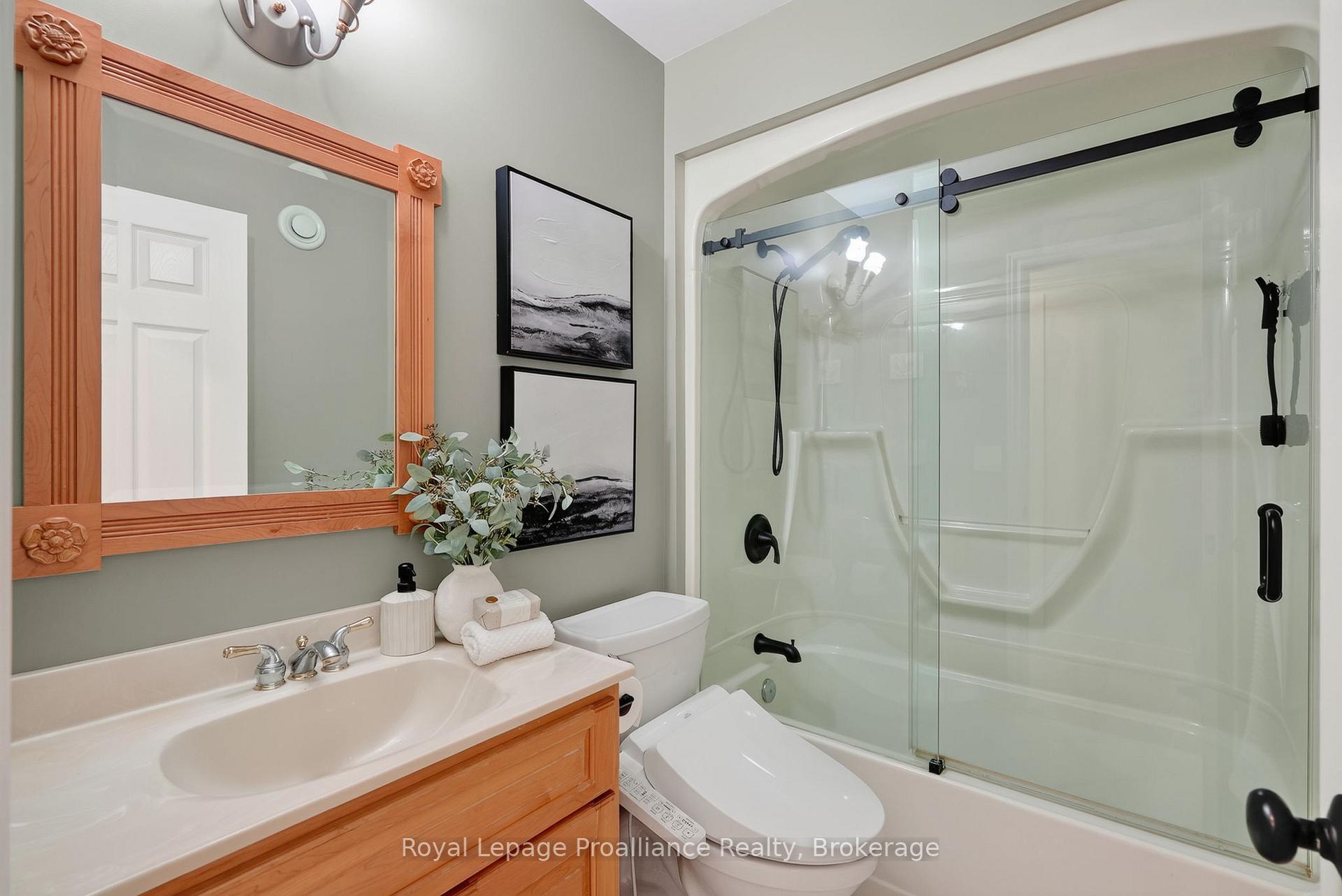 Photo 25 of 49 Skye Valley Drive, Hamilton Township, Baltimore — HOMEH