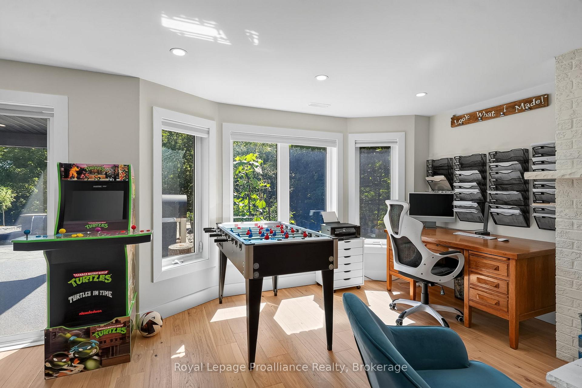 Photo 29 of 49 Skye Valley Drive, Hamilton Township, Baltimore — HOMEH