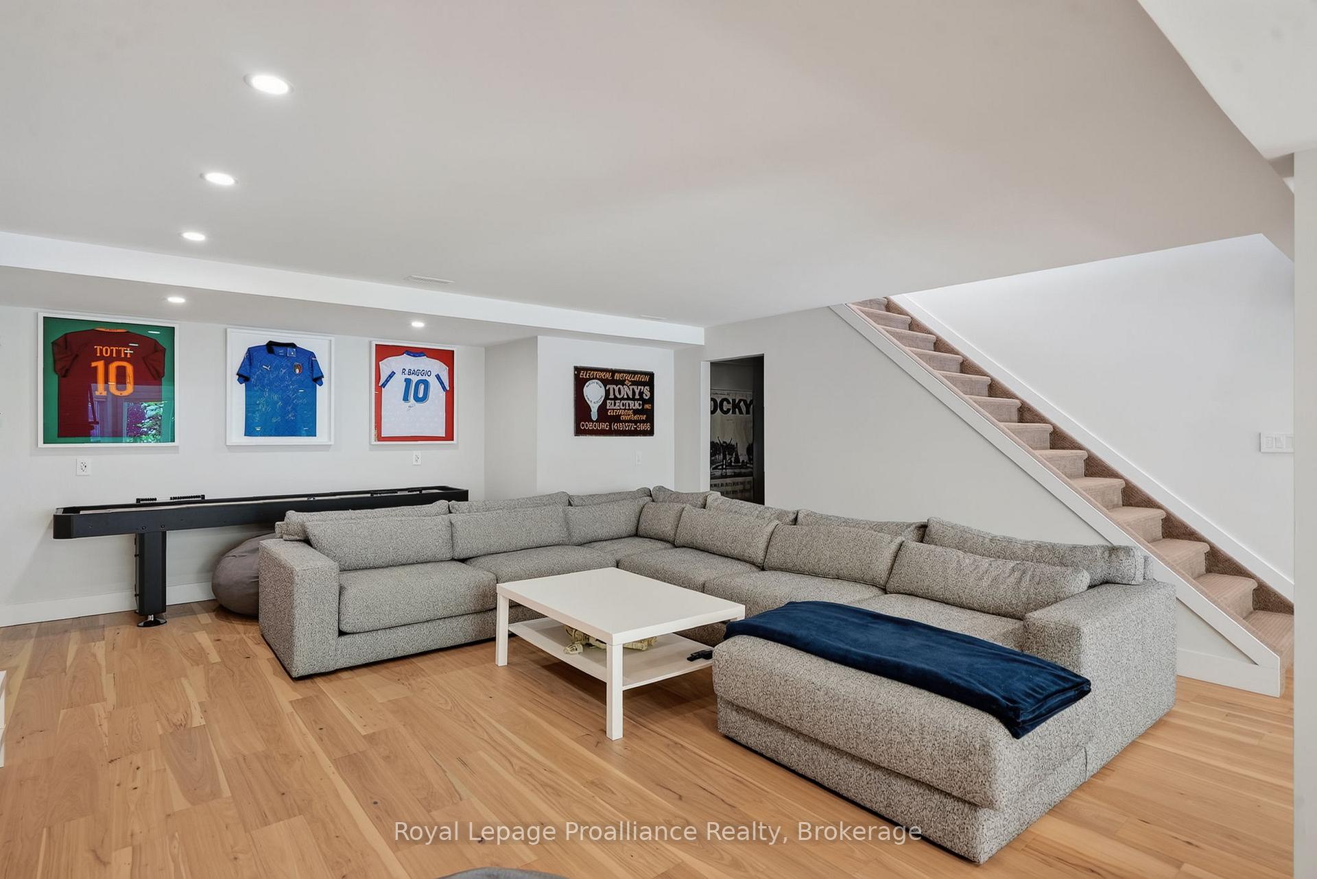 Photo 32 of 49 Skye Valley Drive, Hamilton Township, Baltimore — HOMEH