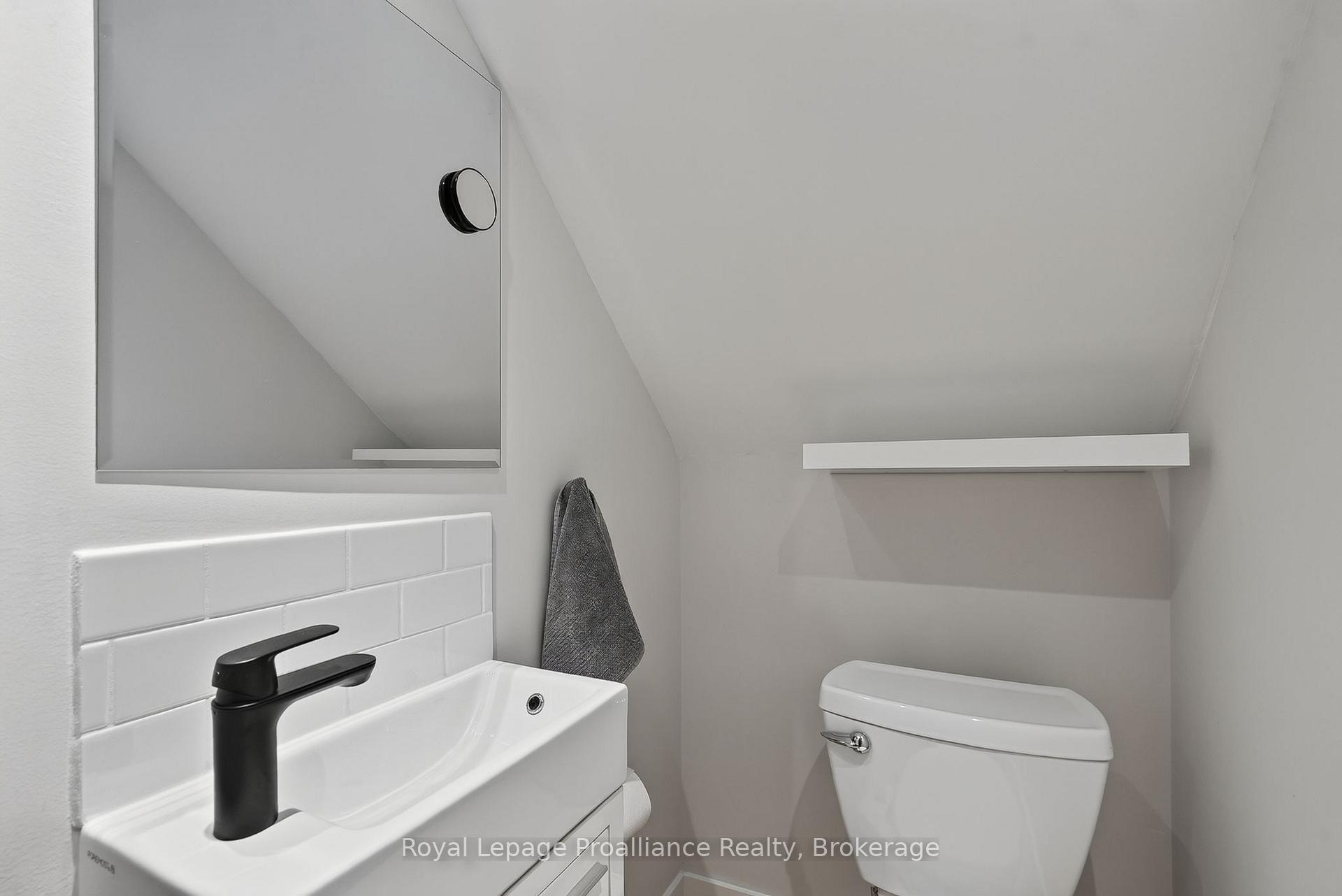 Photo 33 of 49 Skye Valley Drive, Hamilton Township, Baltimore — HOMEH