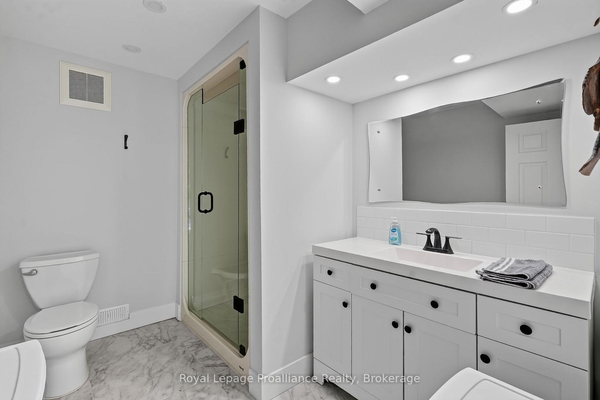 Photo 40 of 49 Skye Valley Drive, Hamilton Township, Baltimore — HOMEH