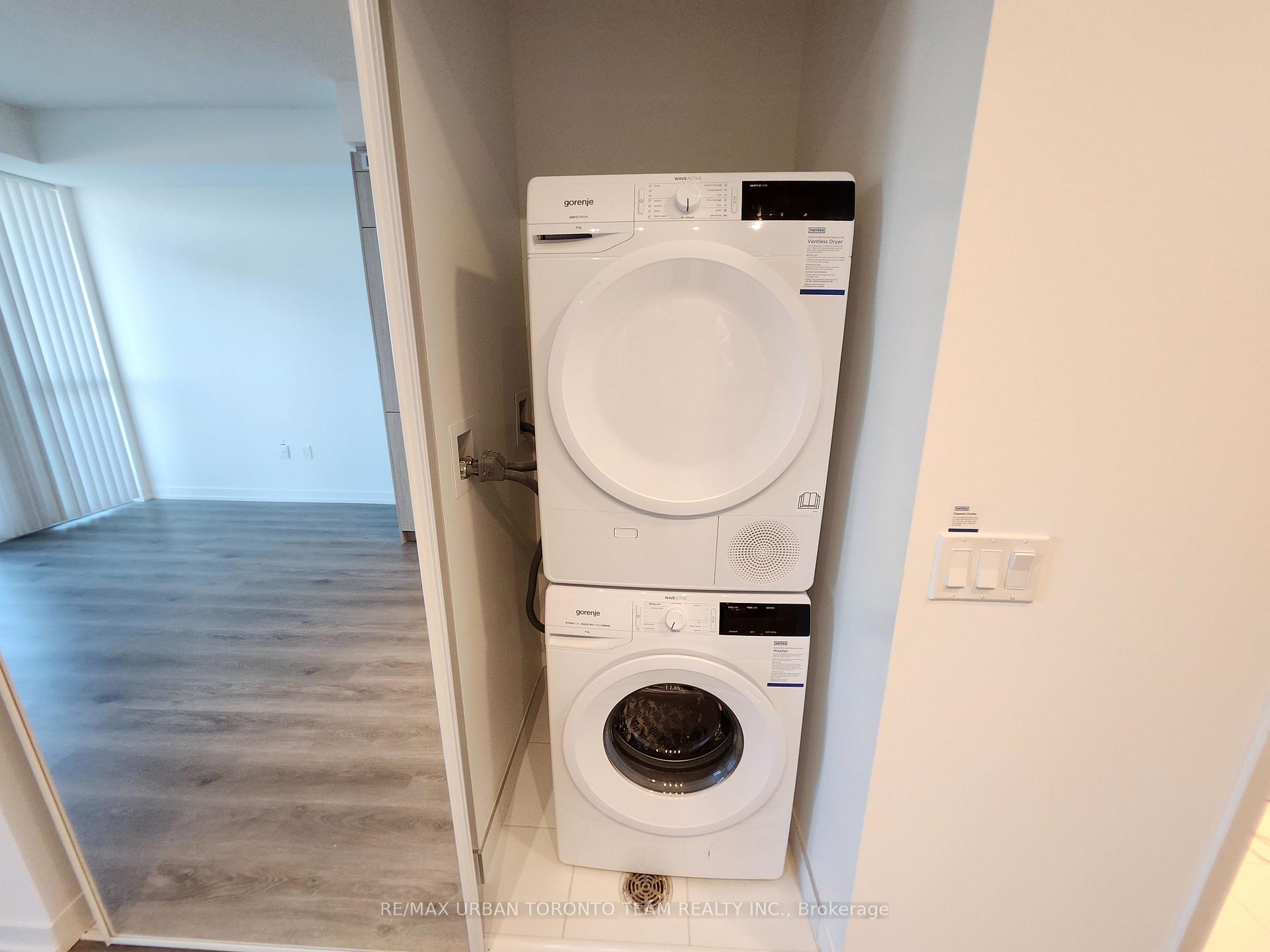 Photo 7 of Unit 518, 28 Interchange Way, Vaughan, Vaughan Corporate Centre — HOMEH