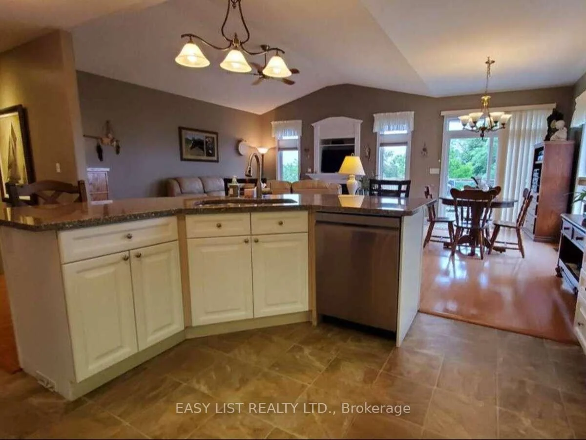 Photo 10 of 305 O'connor Court, Cobourg — HOMEH