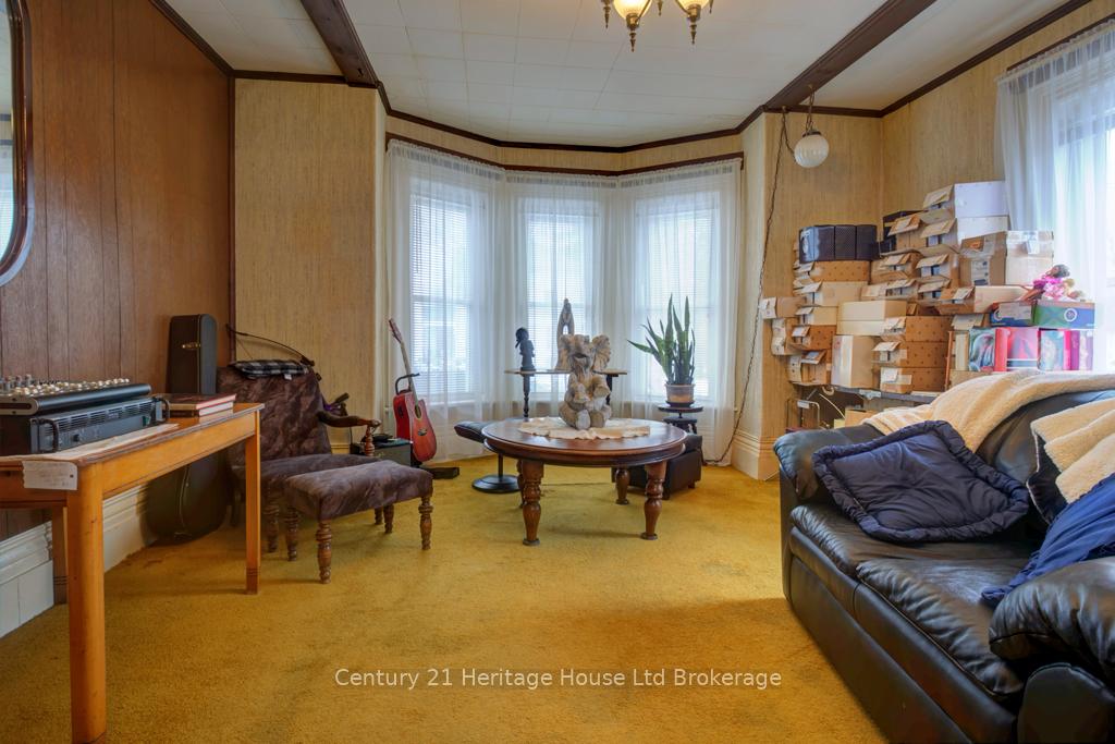 Photo 4 of 242 Wonham Street S, Ingersoll, Ingersoll - South — HOMEH