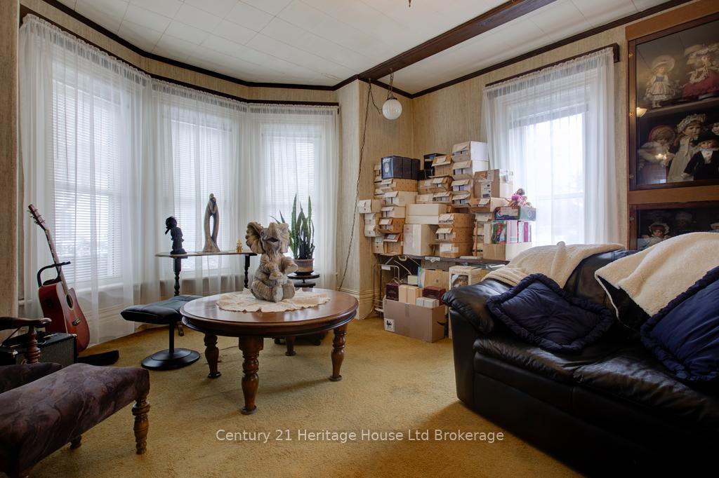 Photo 5 of 242 Wonham Street S, Ingersoll, Ingersoll - South — HOMEH