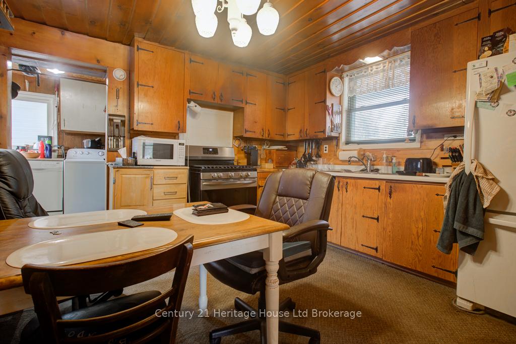Photo 11 of 242 Wonham Street S, Ingersoll, Ingersoll - South — HOMEH