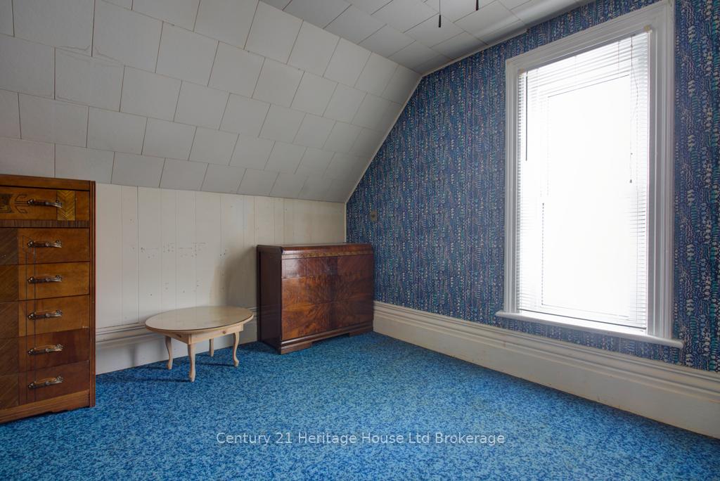 Photo 15 of 242 Wonham Street S, Ingersoll, Ingersoll - South — HOMEH