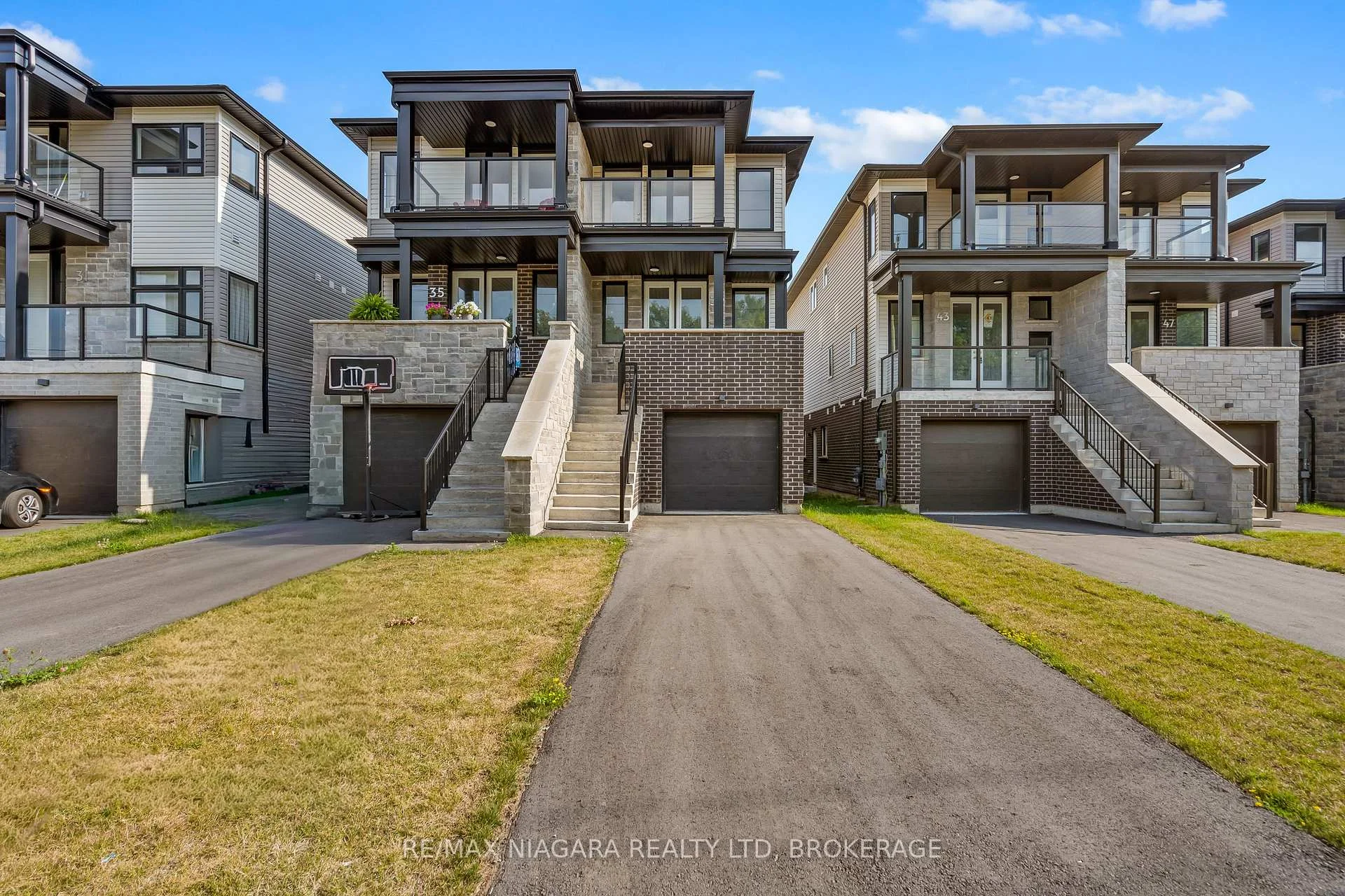Photo 1 of 39 Superior Street, Welland, Dain City — HOMEH
