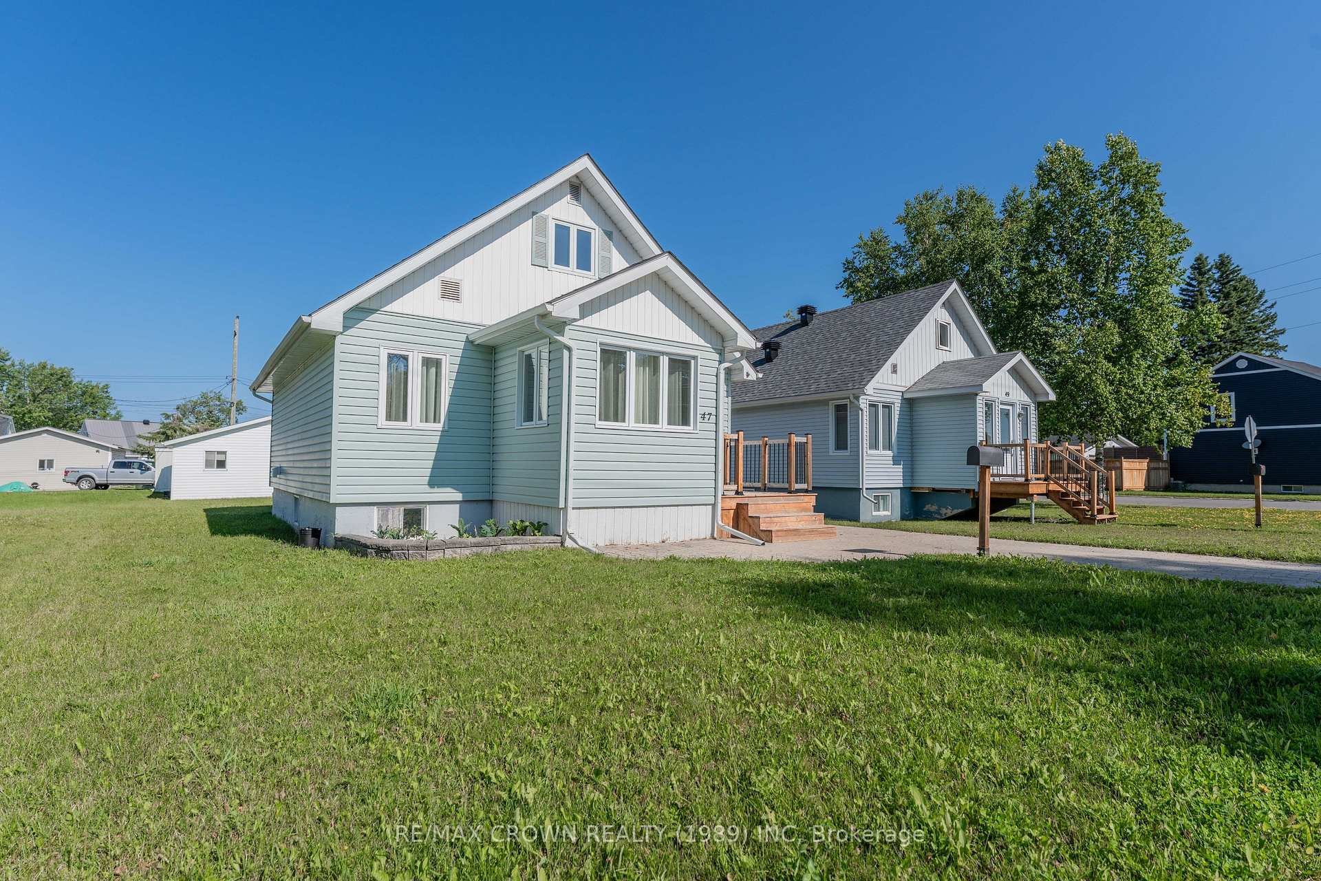 Photo 4 of 47 Devonshire Street, Kapuskasing — HOMEH