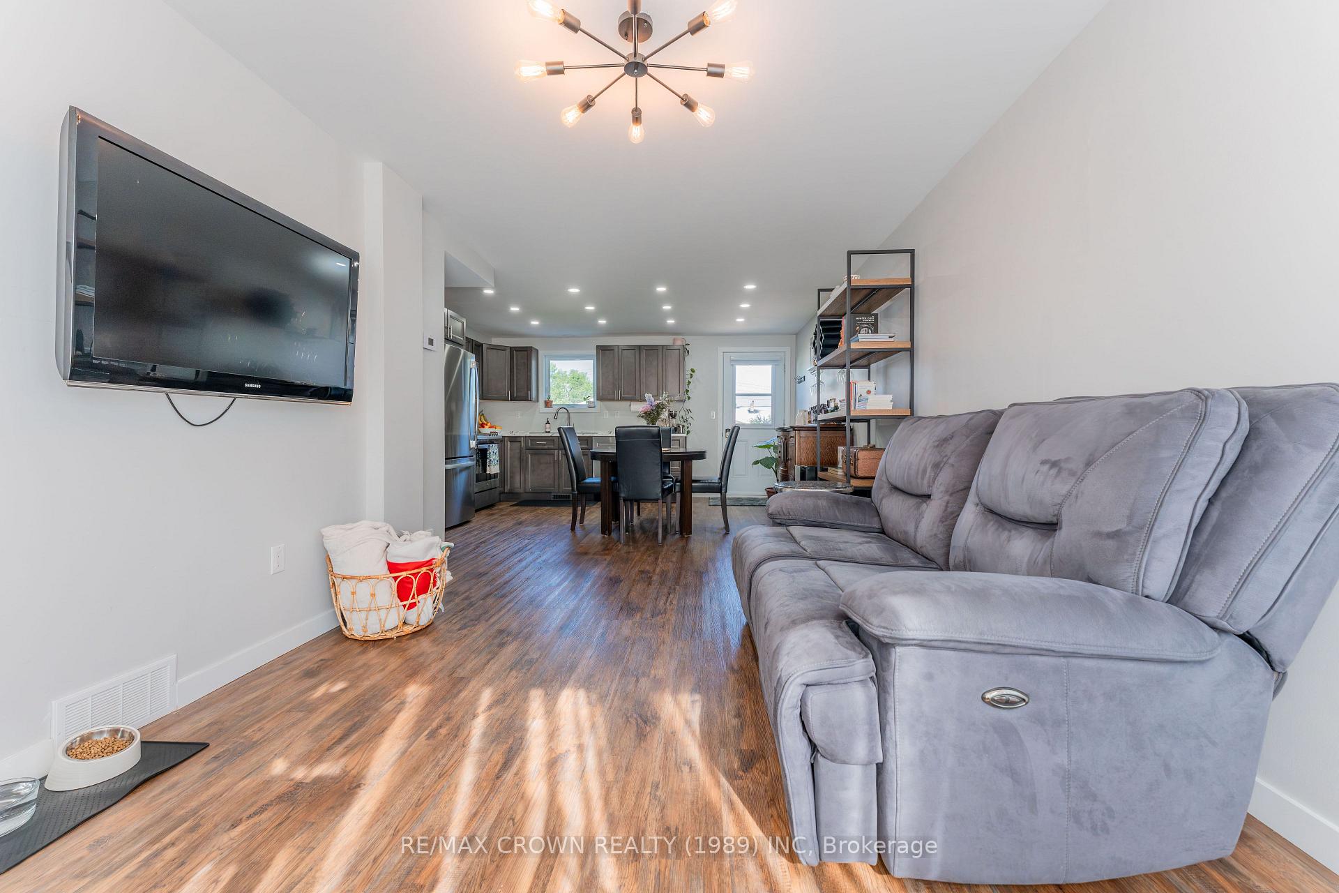 Photo 10 of 47 Devonshire Street, Kapuskasing — HOMEH