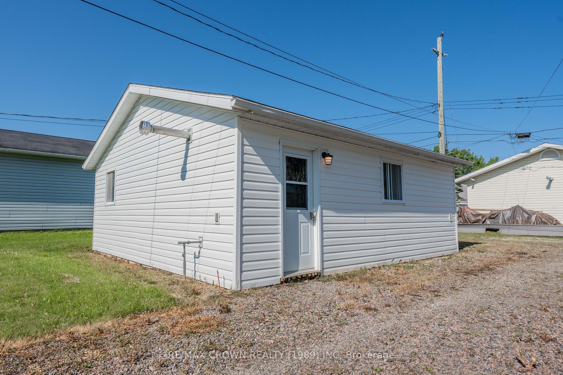 Photo 41 of 47 Devonshire Street, Kapuskasing — HOMEH