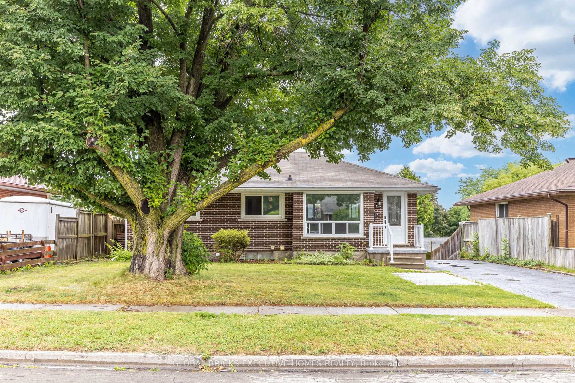 Photo of 100 Lauris Avenue