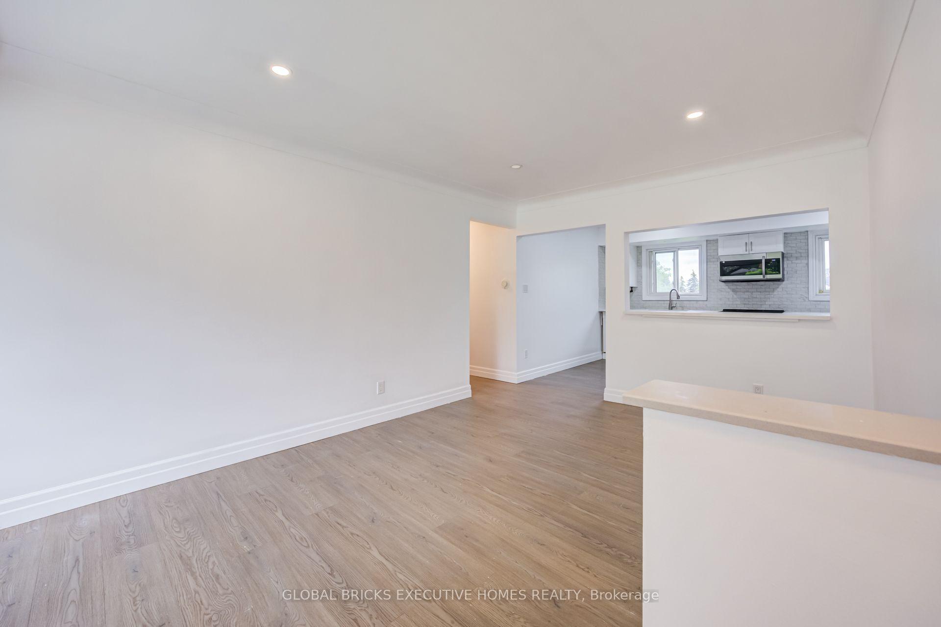 Photo 2 of 100 Lauris Avenue, Cambridge, Alison — HOMEH