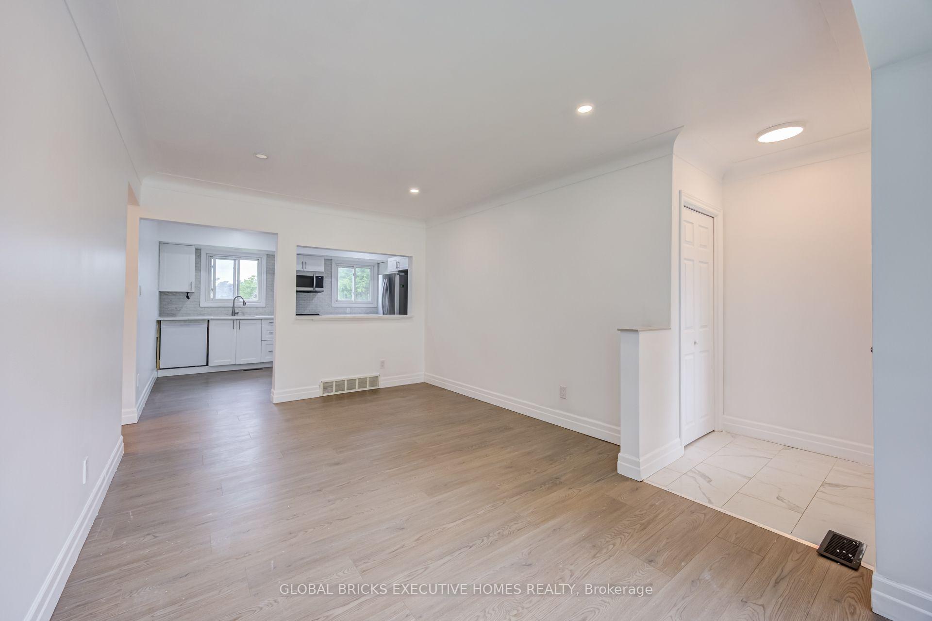 Photo 3 of 100 Lauris Avenue, Cambridge, Alison — HOMEH
