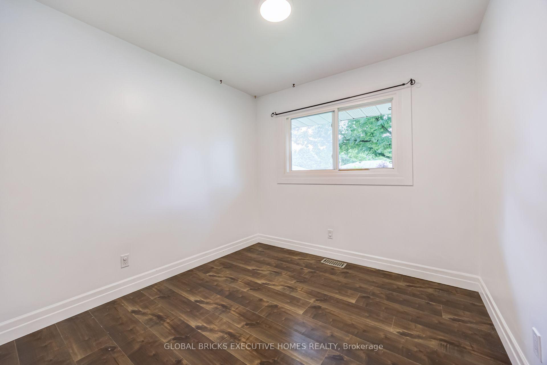 Photo 7 of 100 Lauris Avenue, Cambridge, Alison — HOMEH