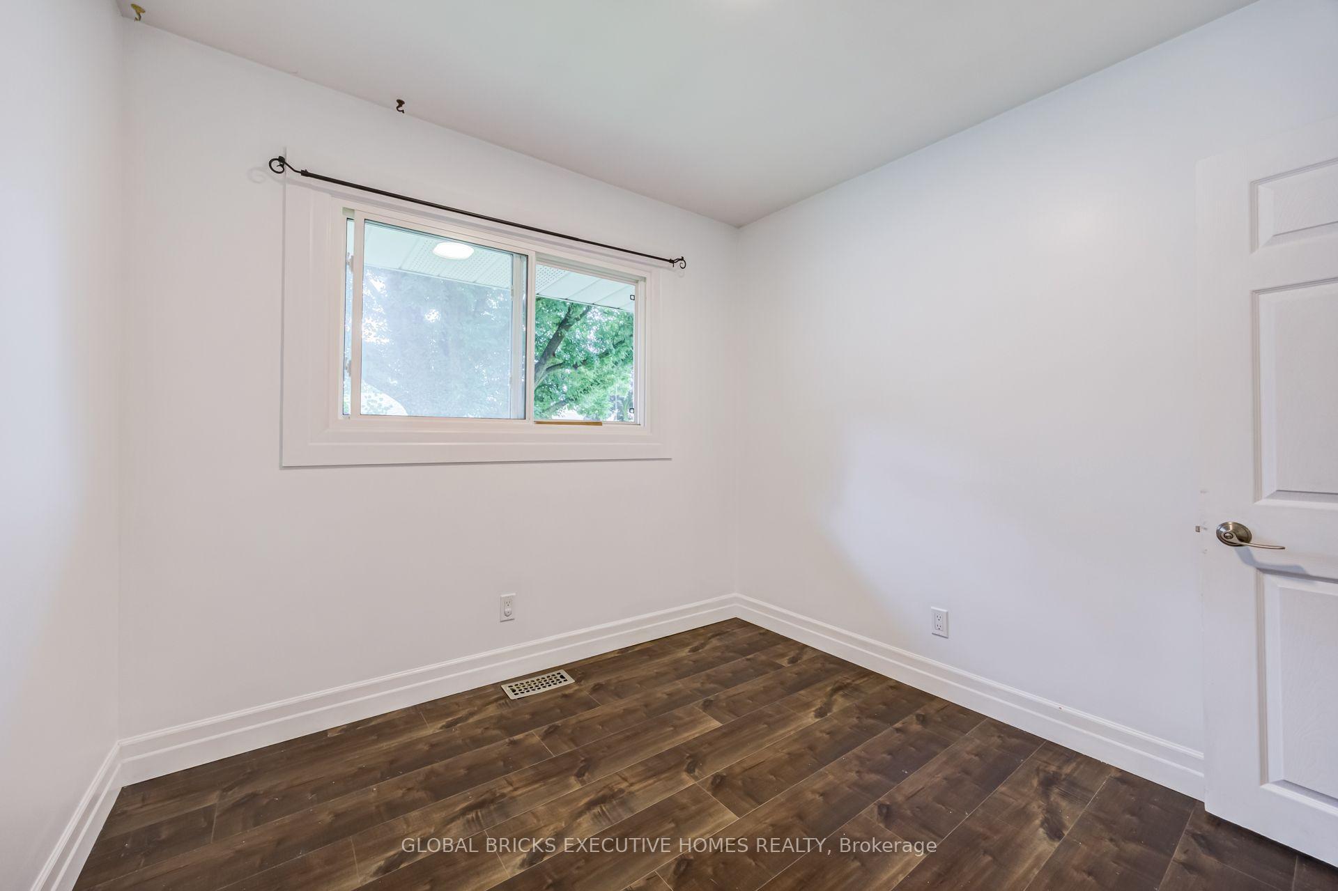 Photo 9 of 100 Lauris Avenue, Cambridge, Alison — HOMEH