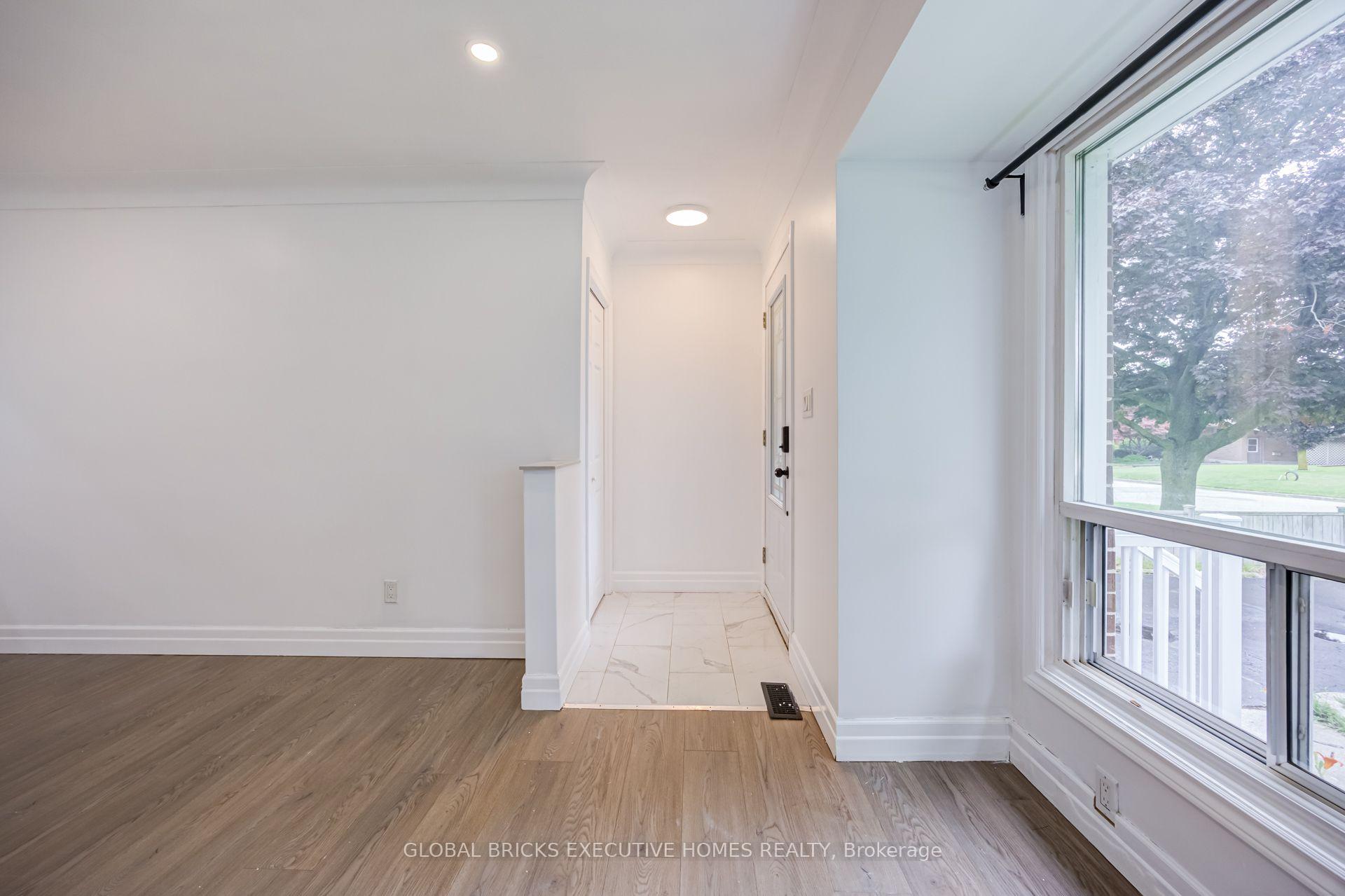 Photo 14 of 100 Lauris Avenue, Cambridge, Alison — HOMEH