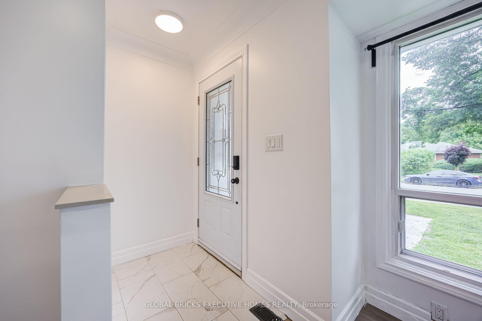 Photo 15 of 100 Lauris Avenue, Cambridge, Alison — HOMEH
