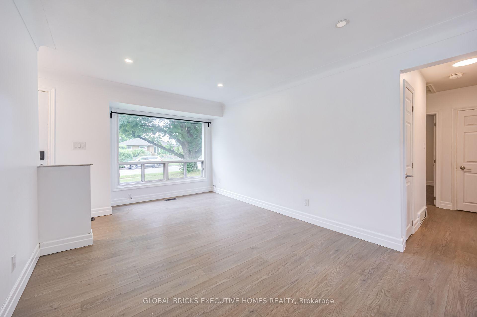 Photo 16 of 100 Lauris Avenue, Cambridge, Alison — HOMEH