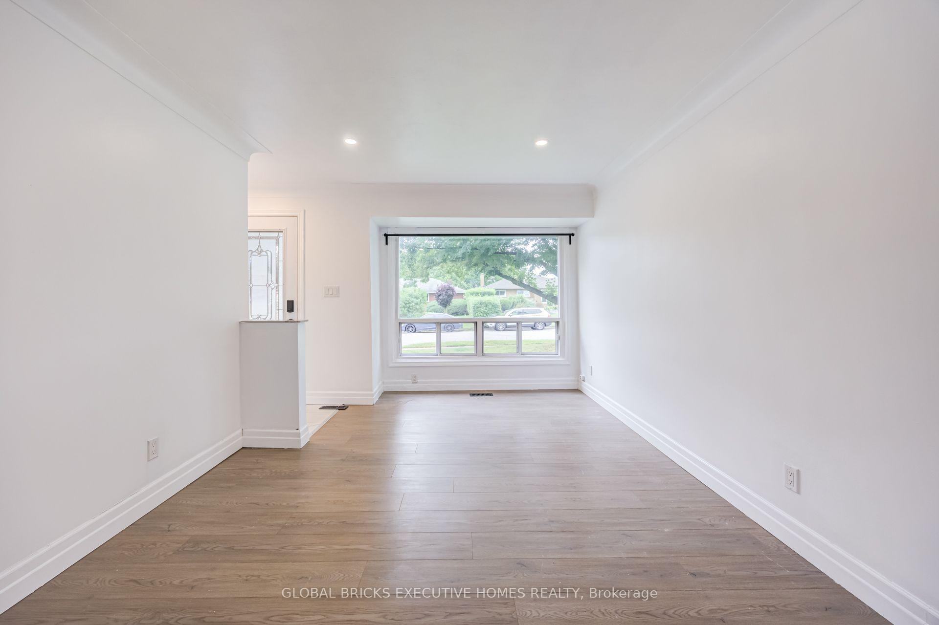 Photo 17 of 100 Lauris Avenue, Cambridge, Alison — HOMEH