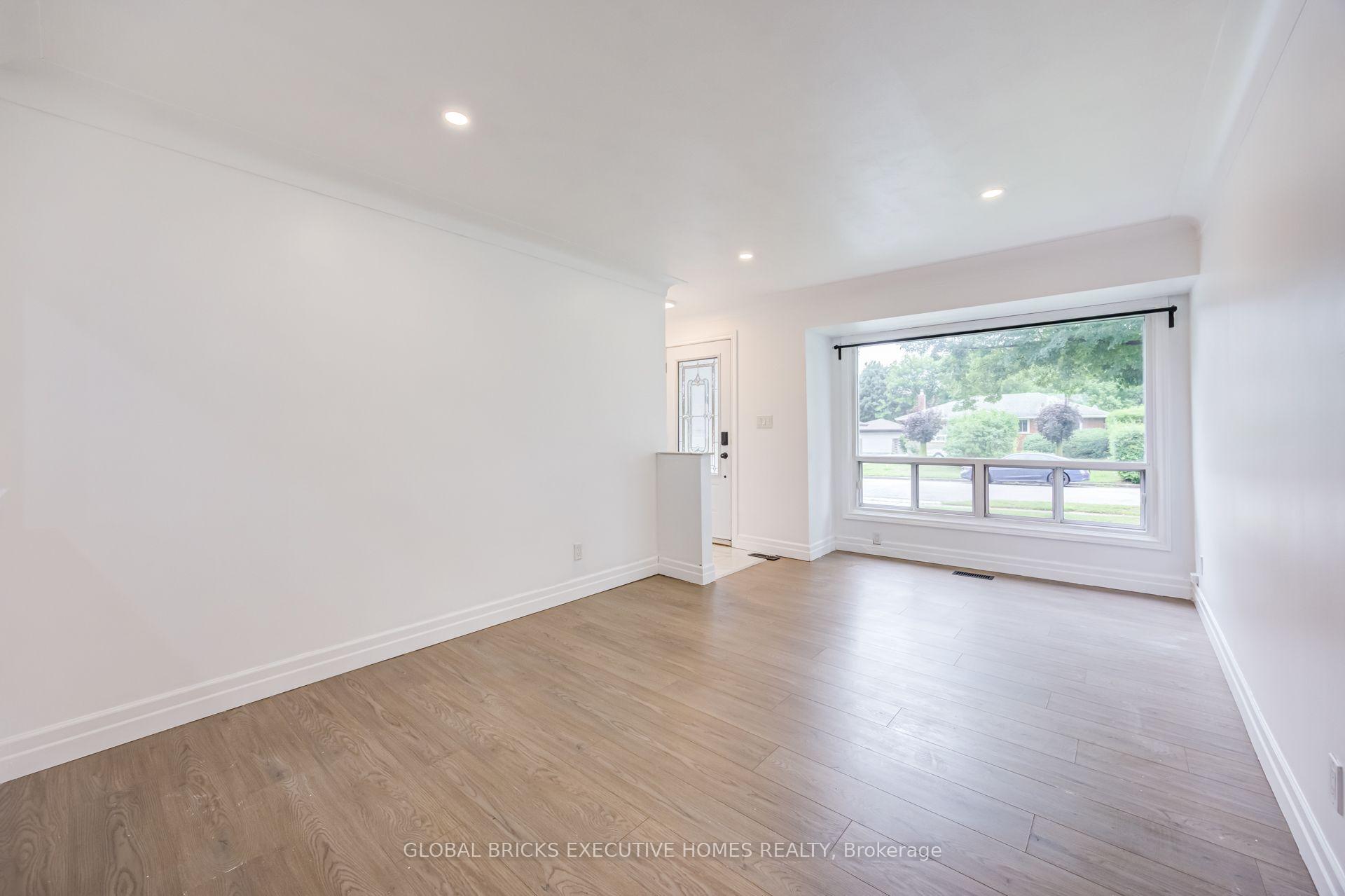 Photo 18 of 100 Lauris Avenue, Cambridge, Alison — HOMEH