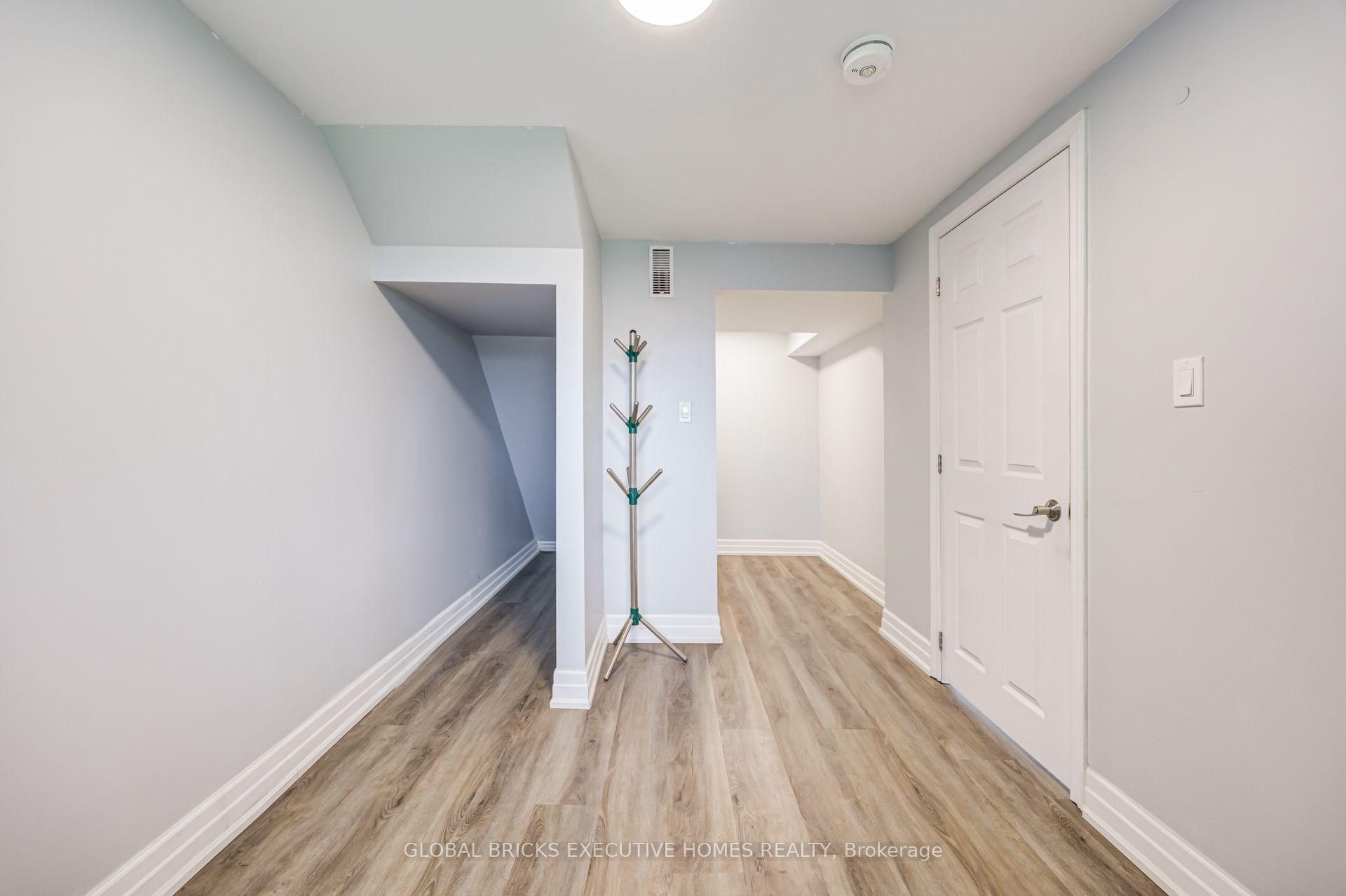 Photo 34 of 100 Lauris Avenue, Cambridge, Alison — HOMEH