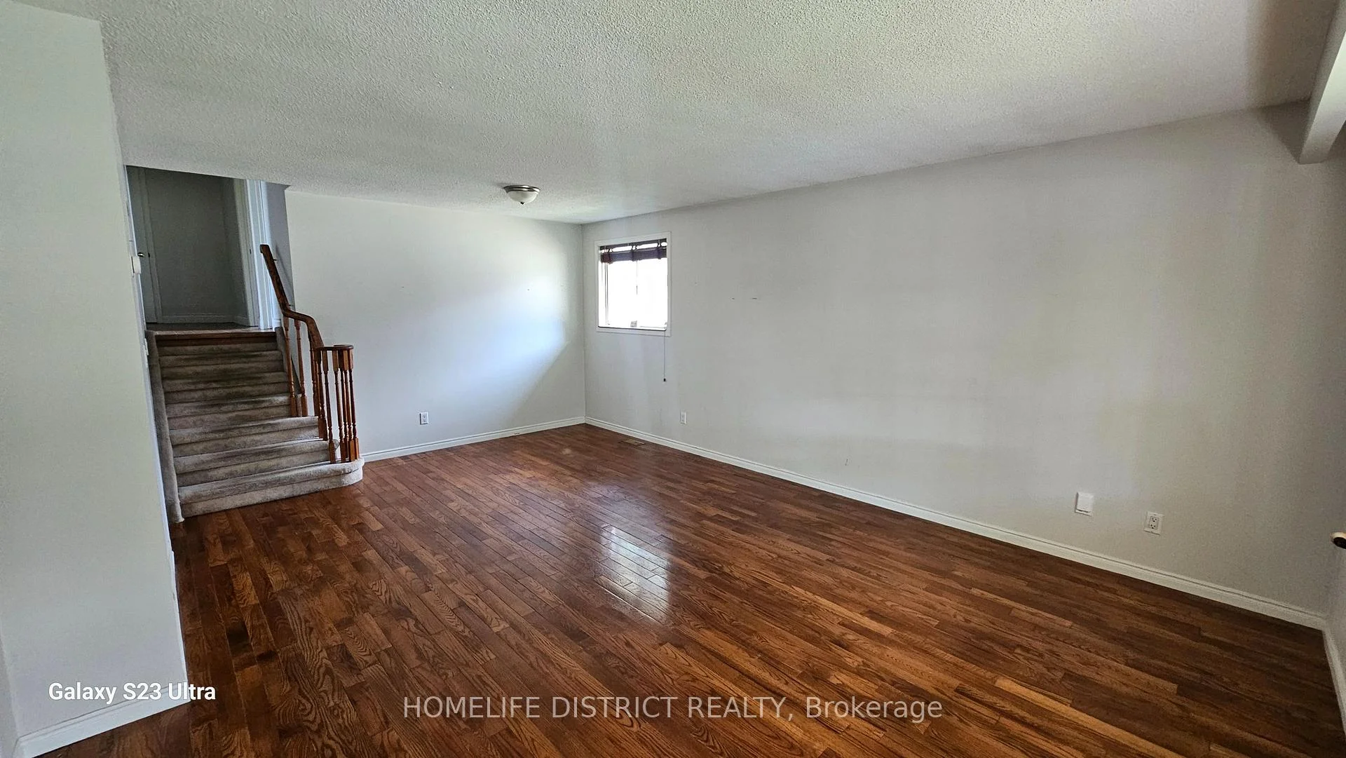 Photo 4 of 912 Exeter Street, Oshawa, Centennial — HOMEH