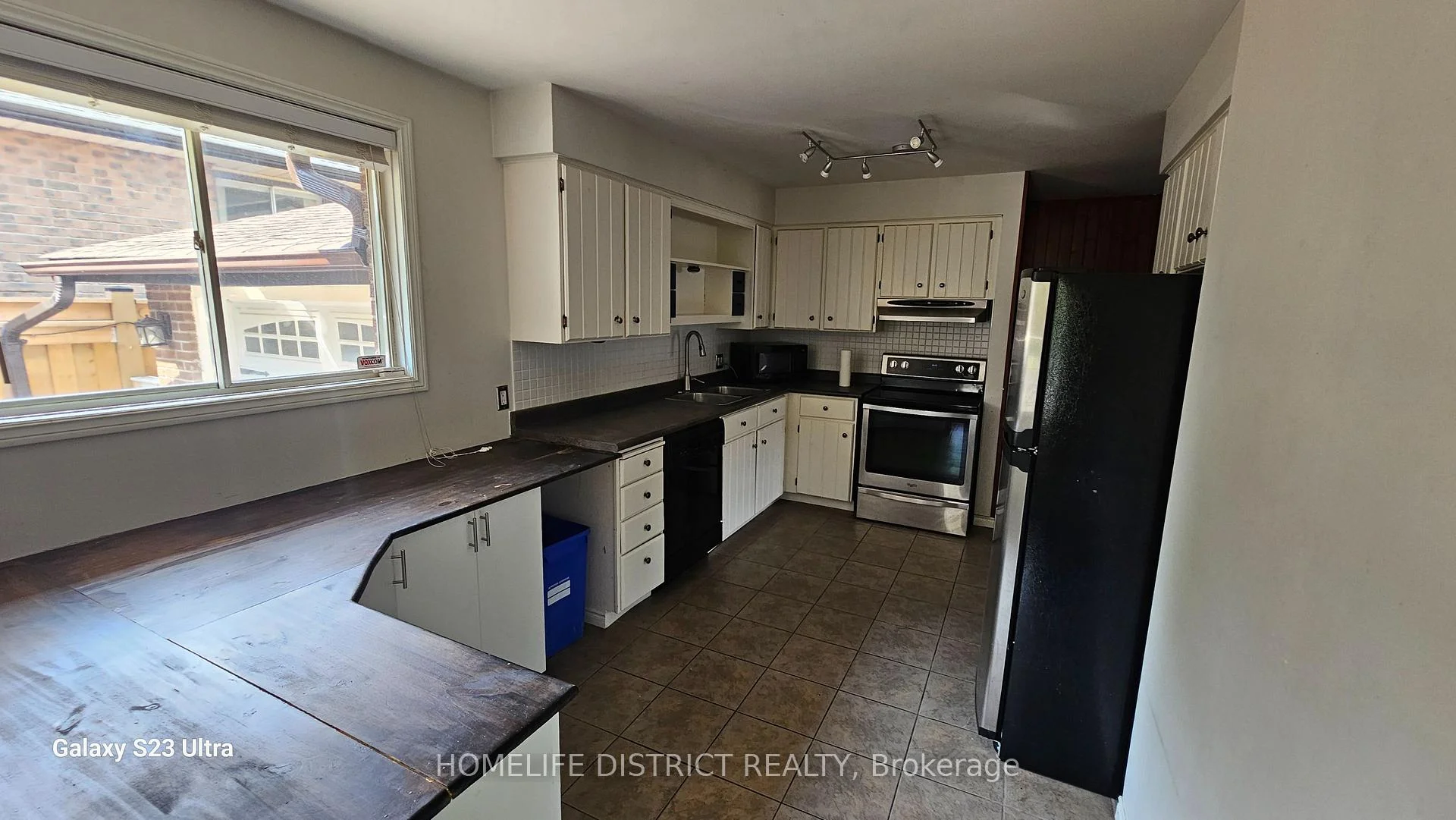 Photo 5 of 912 Exeter Street, Oshawa, Centennial — HOMEH