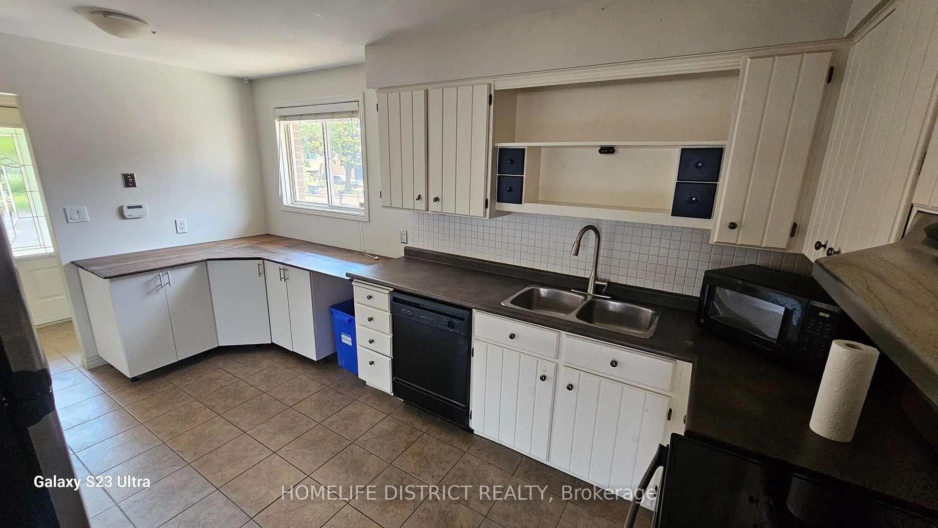 Photo 6 of 912 Exeter Street, Oshawa, Centennial — HOMEH