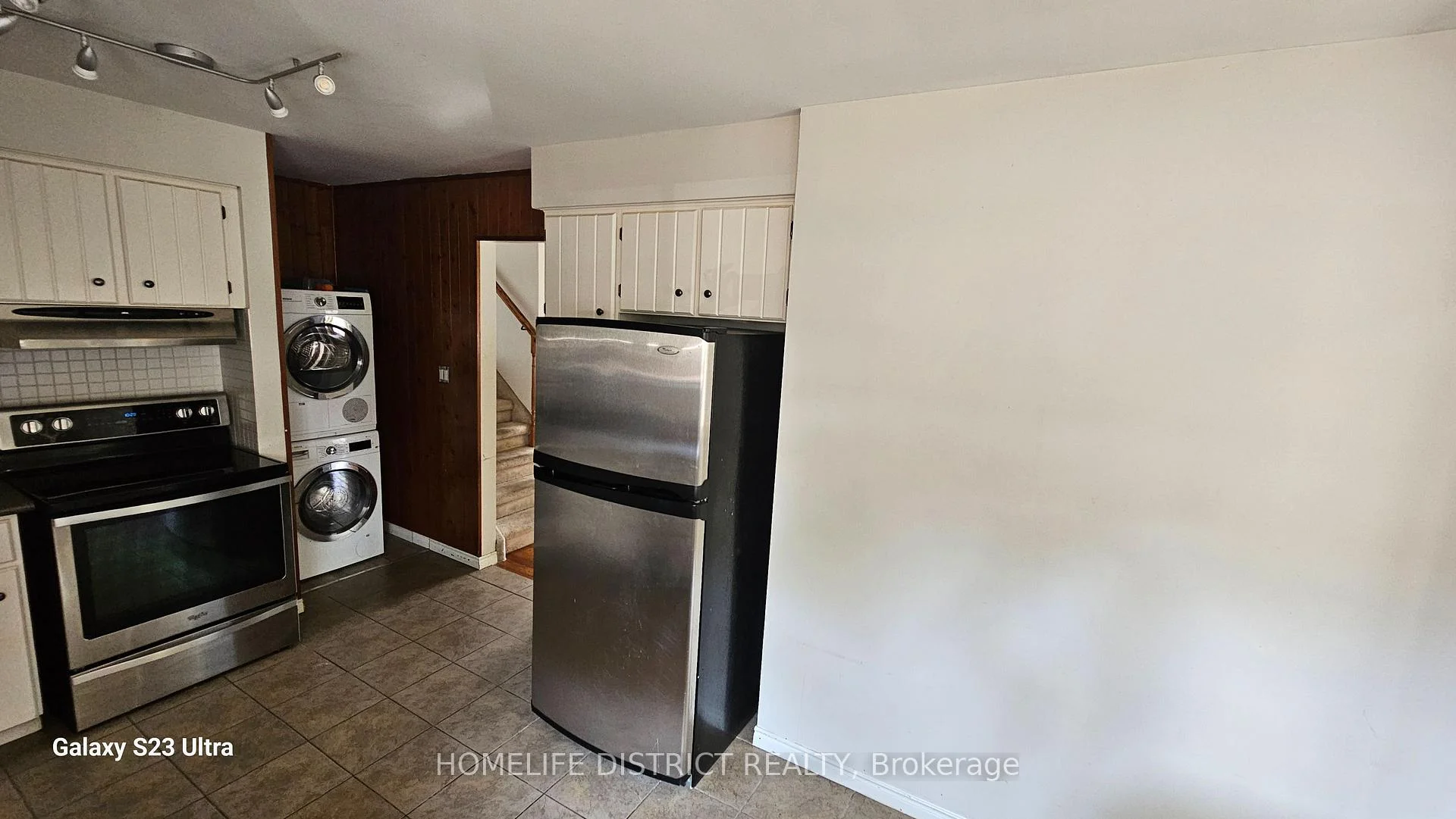 Photo 7 of 912 Exeter Street, Oshawa, Centennial — HOMEH