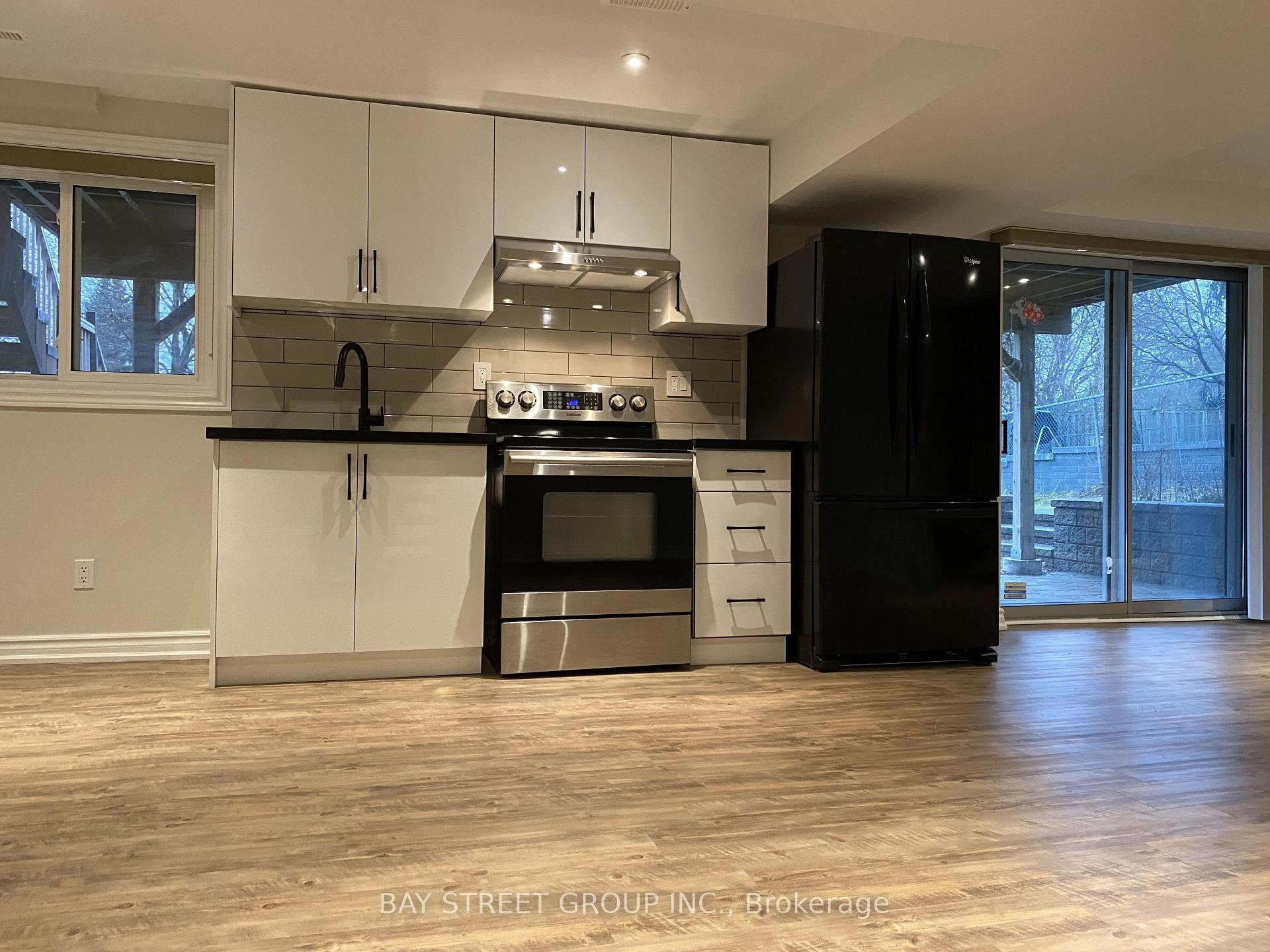 Photo 2 of Unit Basement, 29 Carlton Road, Markham, Unionville — HOMEH