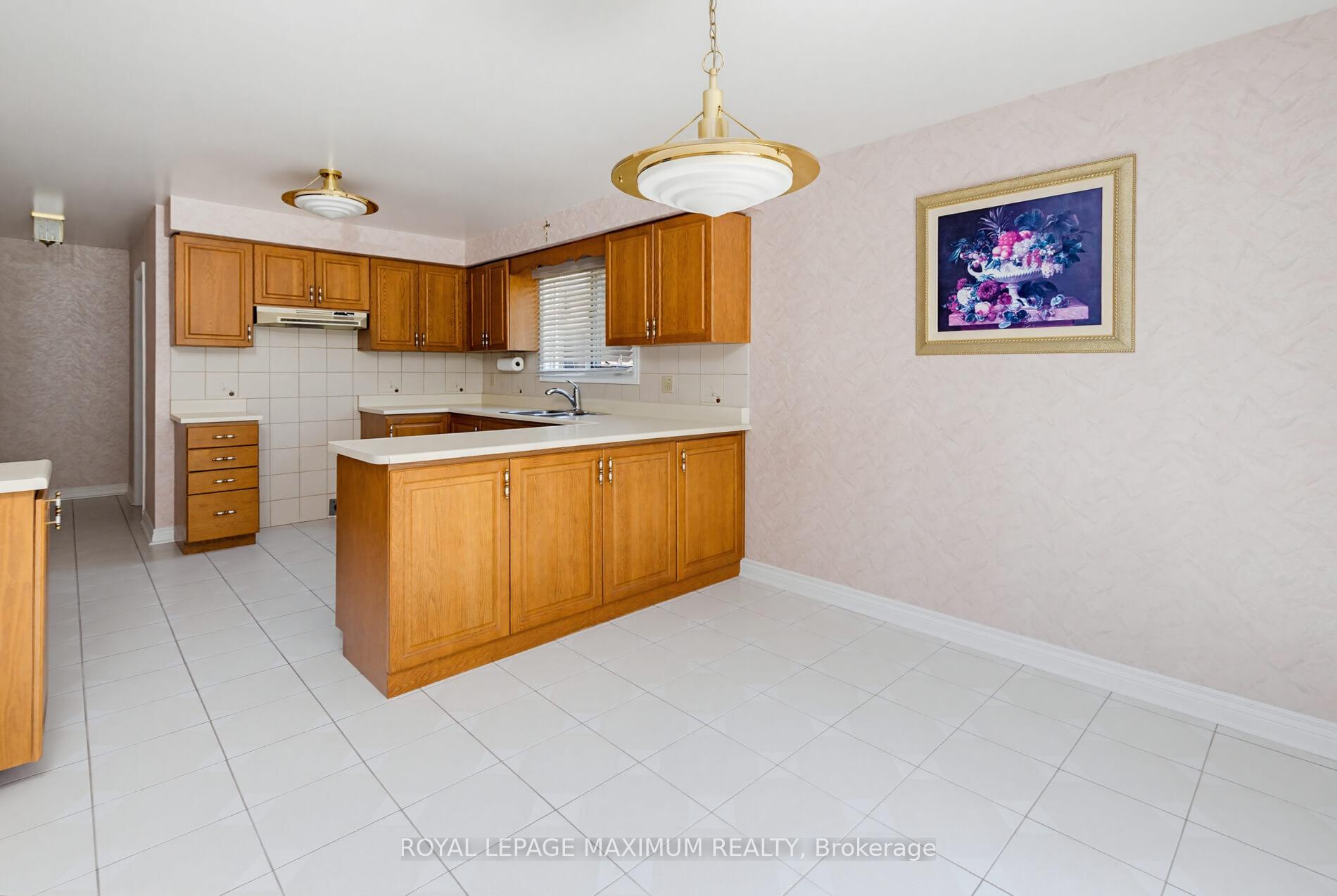 Photo 15 of 91 Wilshire Boulevard, Vaughan, East Woodbridge — HOMEH