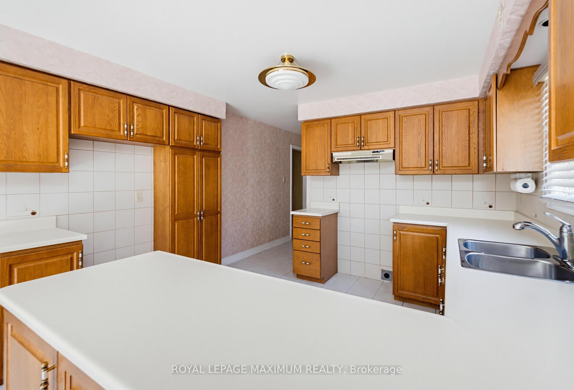 Photo 16 of 91 Wilshire Boulevard, Vaughan, East Woodbridge — HOMEH