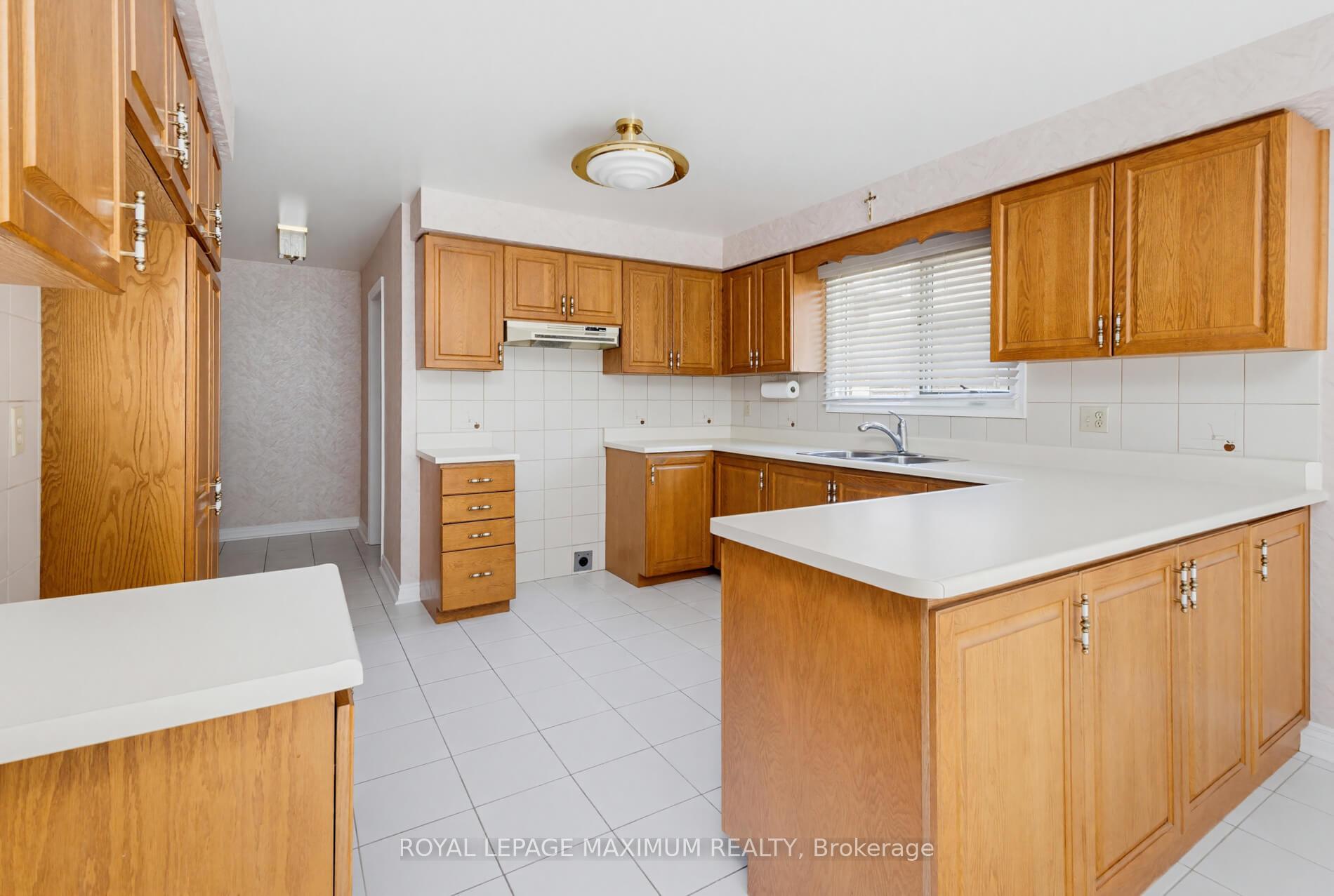 Photo 22 of 91 Wilshire Boulevard, Vaughan, East Woodbridge — HOMEH