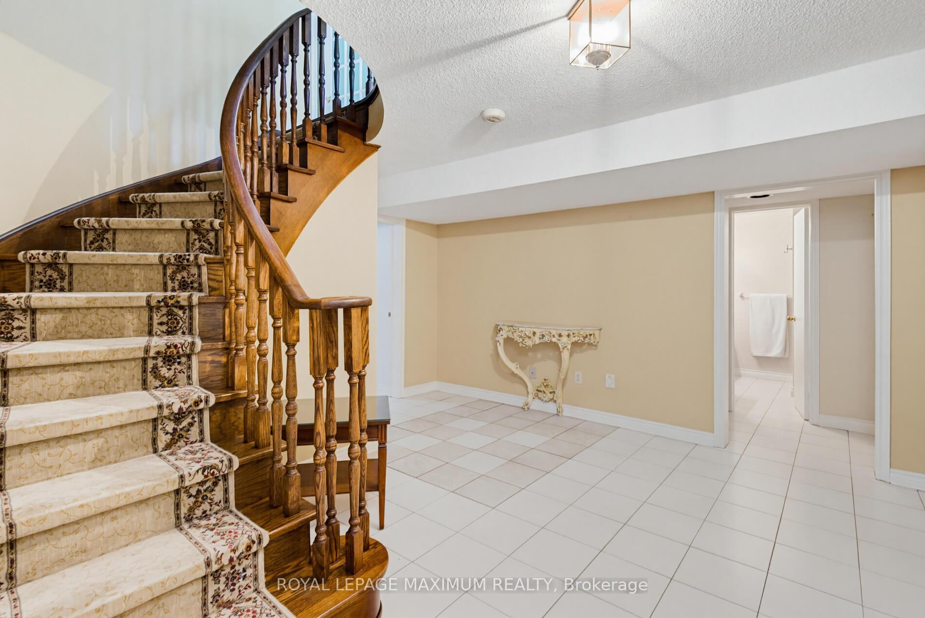 Photo 43 of 91 Wilshire Boulevard, Vaughan, East Woodbridge — HOMEH