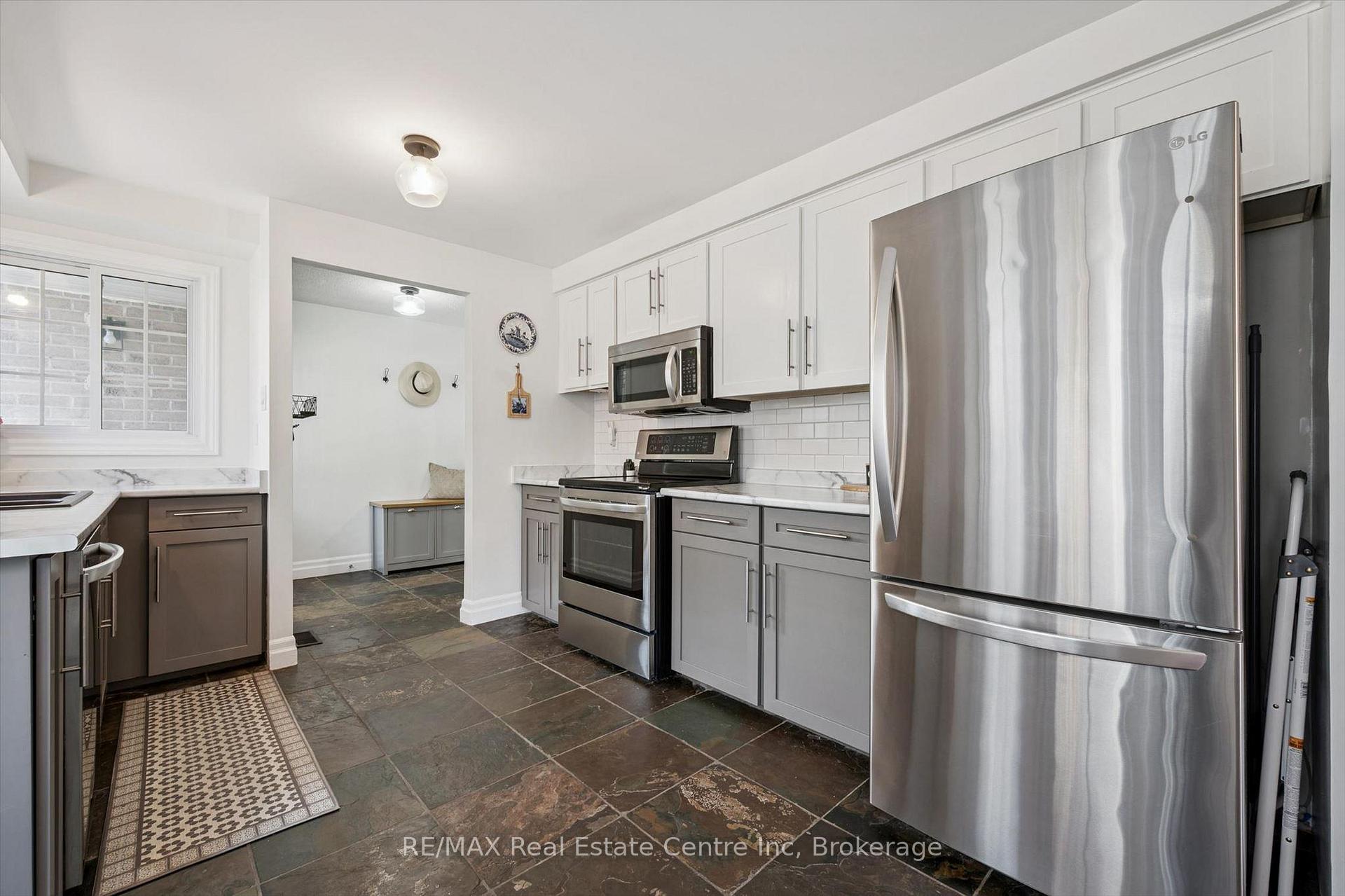 Photo 4 of Unit 3, 106 Woodlawn Road E, Guelph, Victoria North — HOMEH