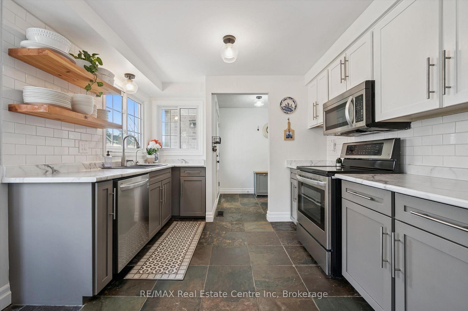 Photo 5 of Unit 3, 106 Woodlawn Road E, Guelph, Victoria North — HOMEH
