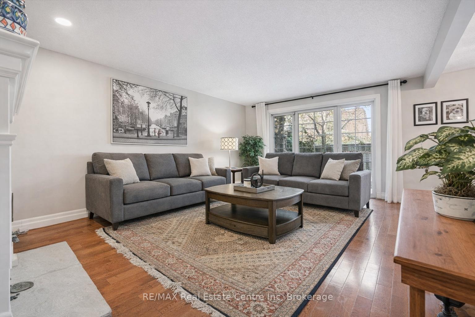Photo 8 of Unit 3, 106 Woodlawn Road E, Guelph, Victoria North — HOMEH