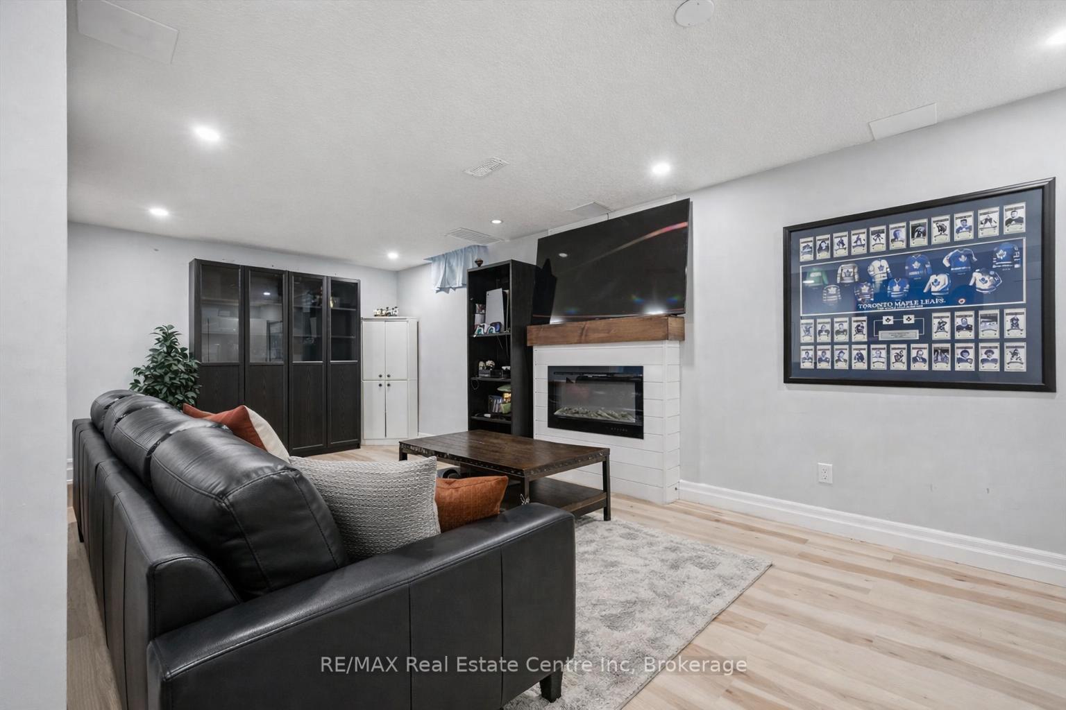 Photo 15 of Unit 3, 106 Woodlawn Road E, Guelph, Victoria North — HOMEH