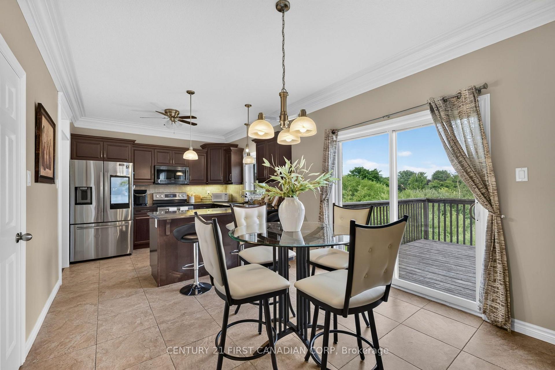 Photo 11 of 834 Talisman Crescent, London, South L — HOMEH