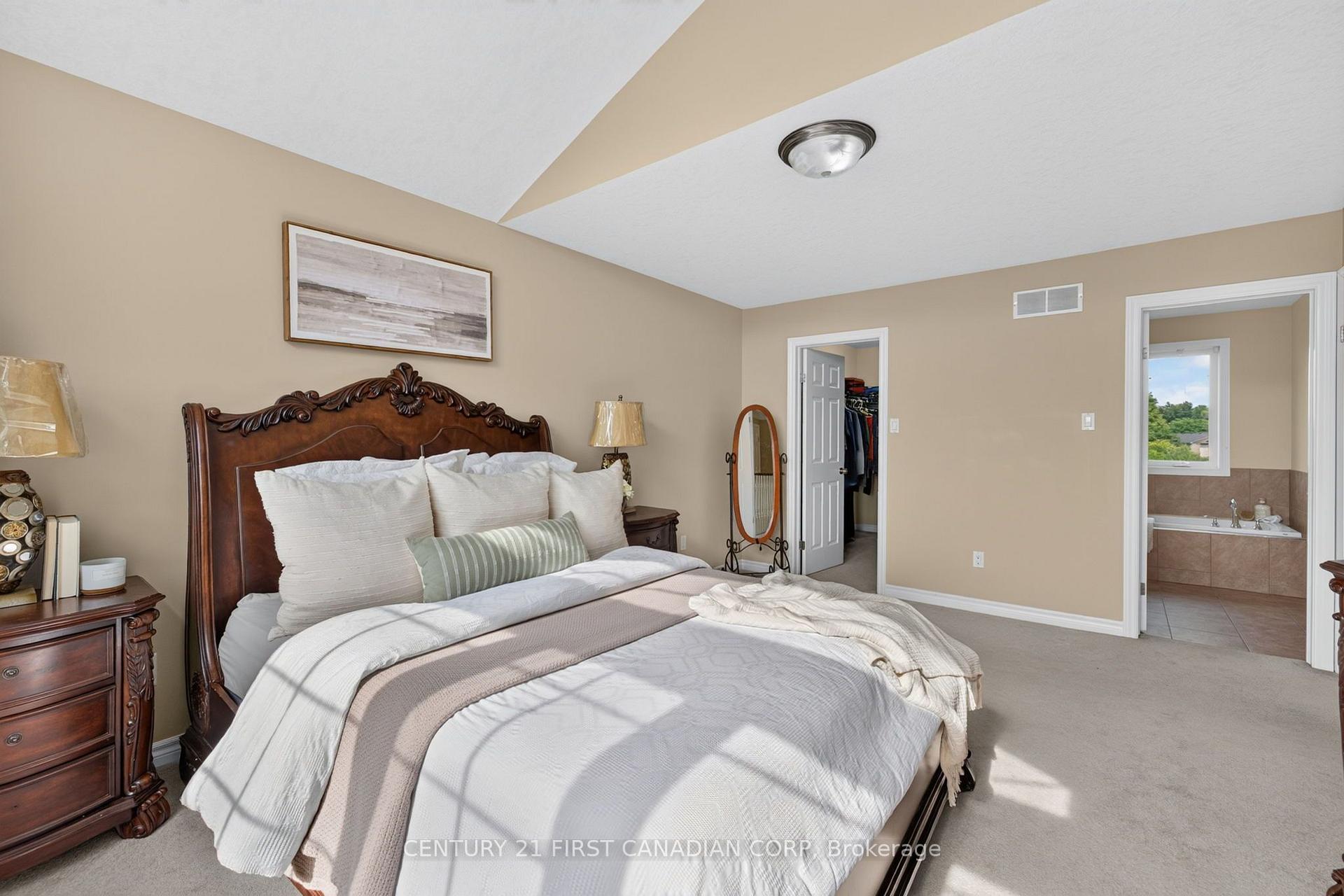 Photo 20 of 834 Talisman Crescent, London, South L — HOMEH