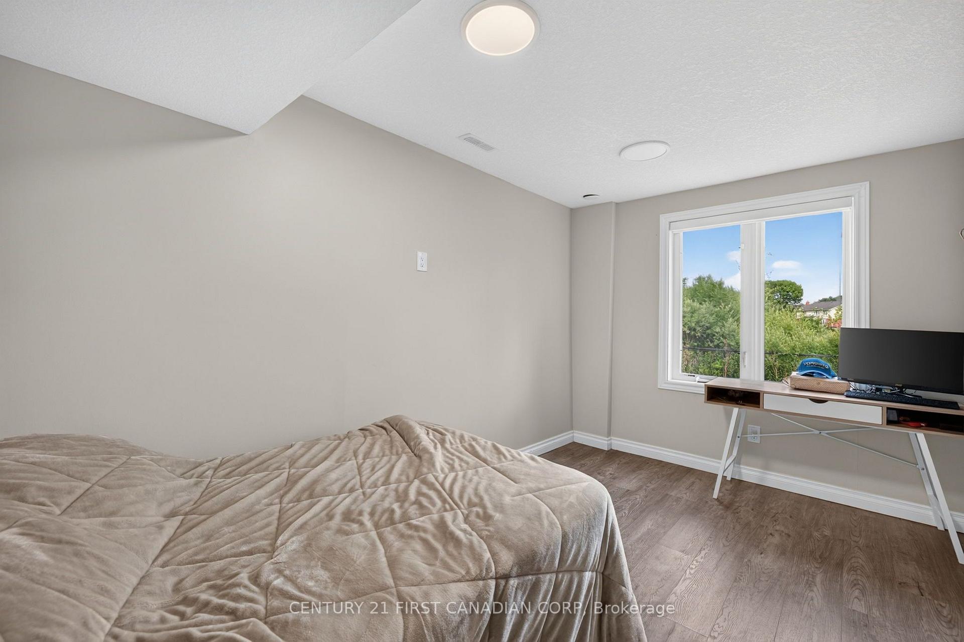 Photo 38 of 834 Talisman Crescent, London, South L — HOMEH