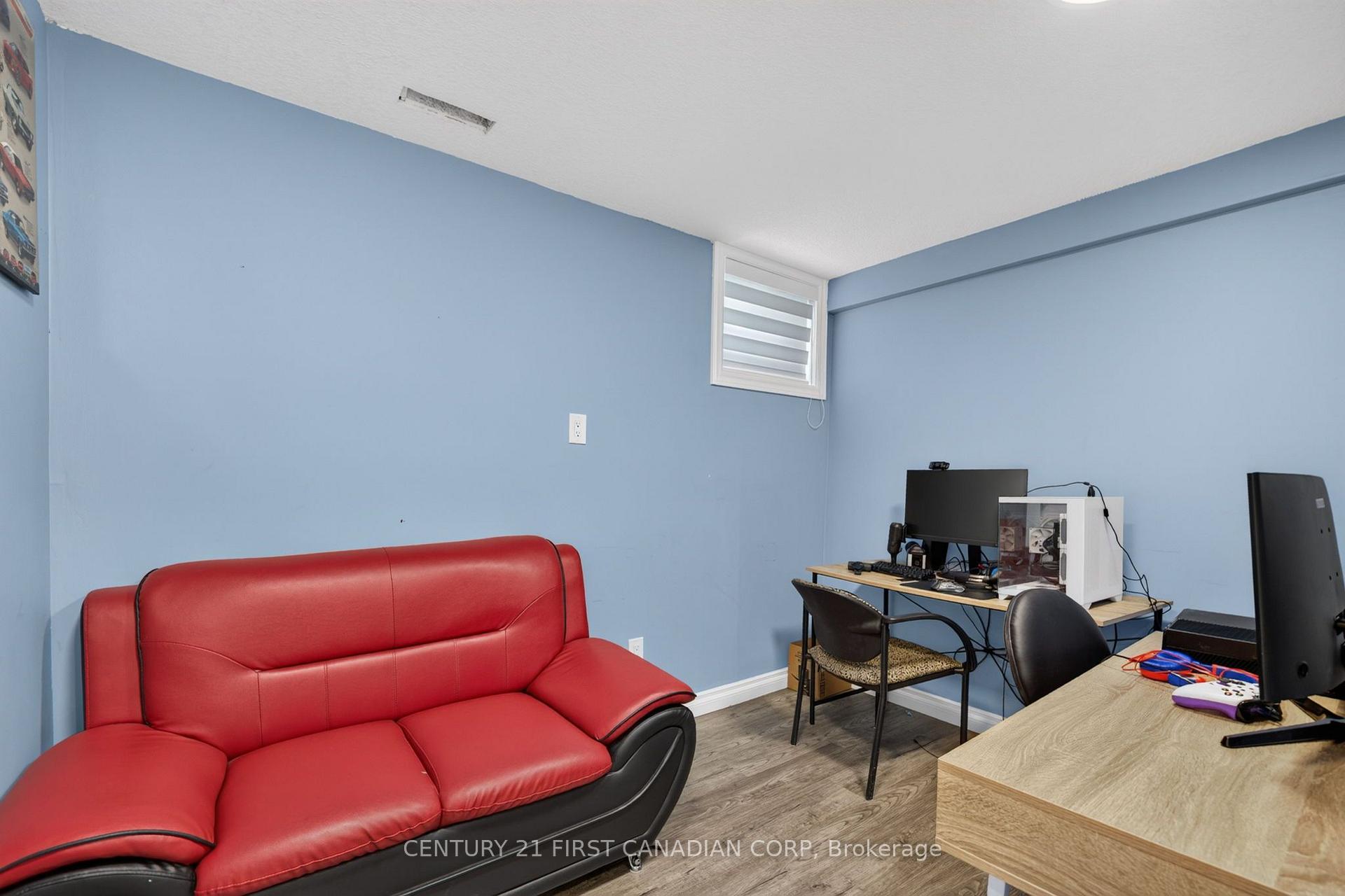 Photo 41 of 834 Talisman Crescent, London, South L — HOMEH