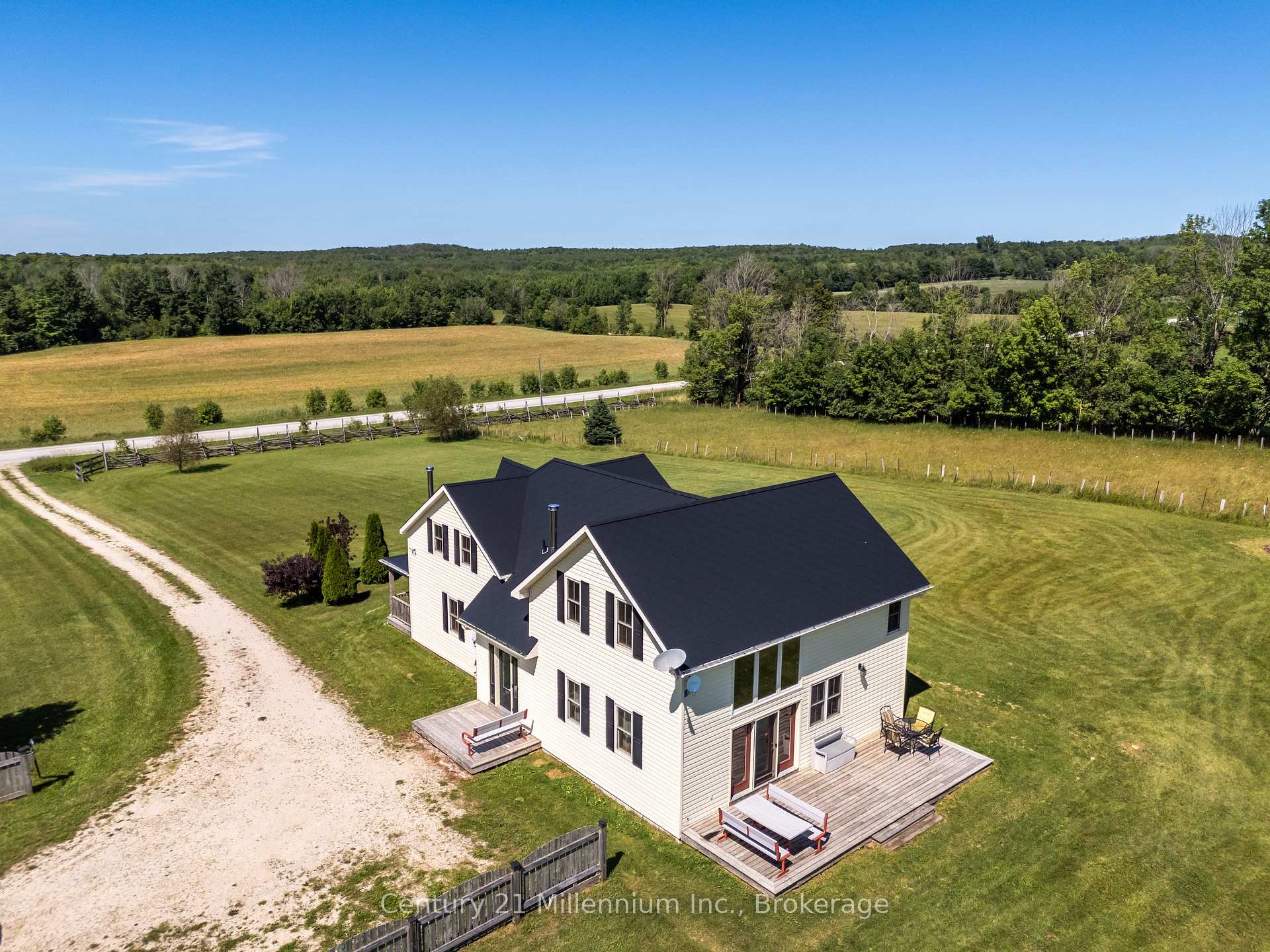 Photo 7 of 702174 Sideroad 5, Chatsworth — HOMEH